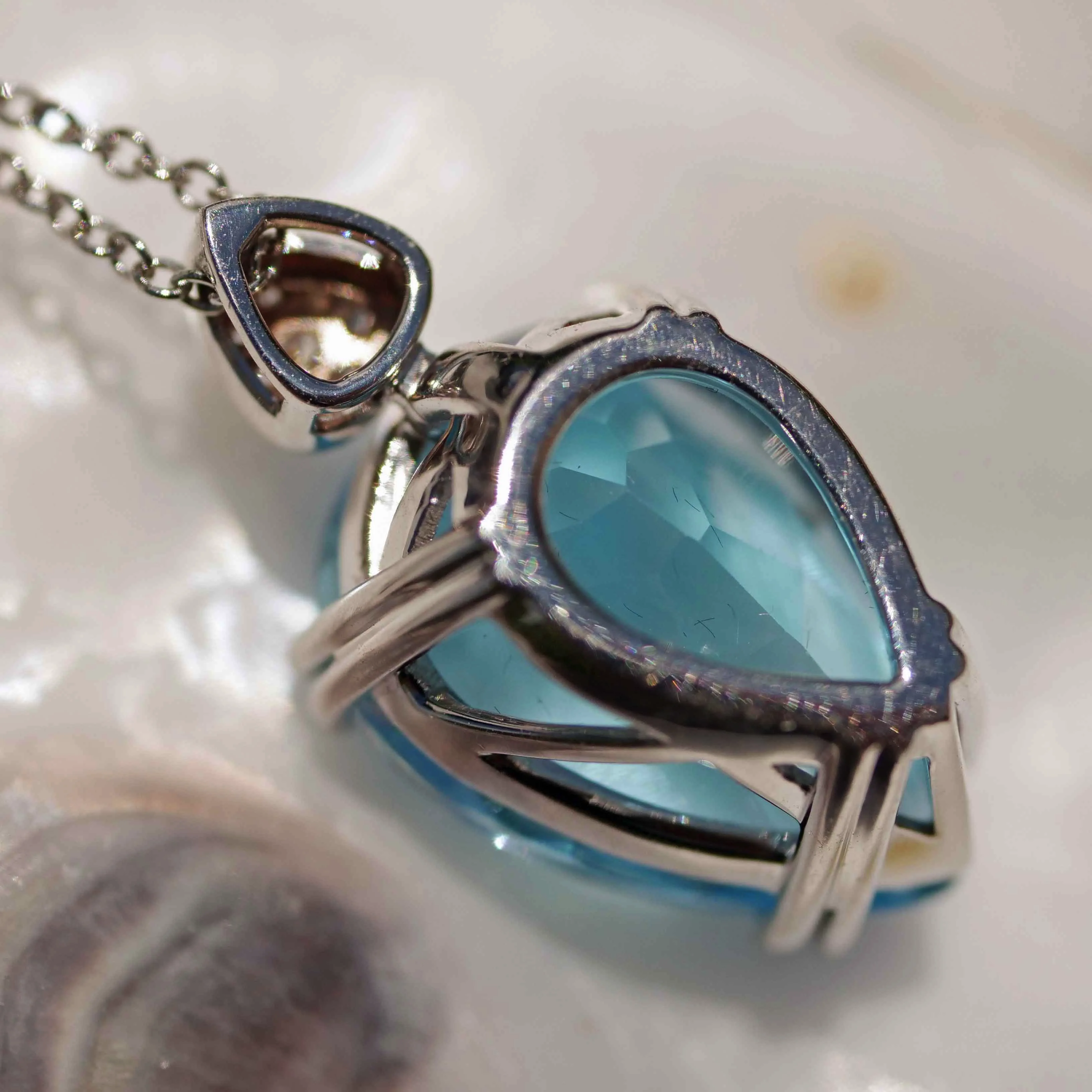 Blautopas Brillant Anhänger 750er Weissgold 14 ct 0.11 ct ...Aqua Wasser Brillanz Tropfenform 