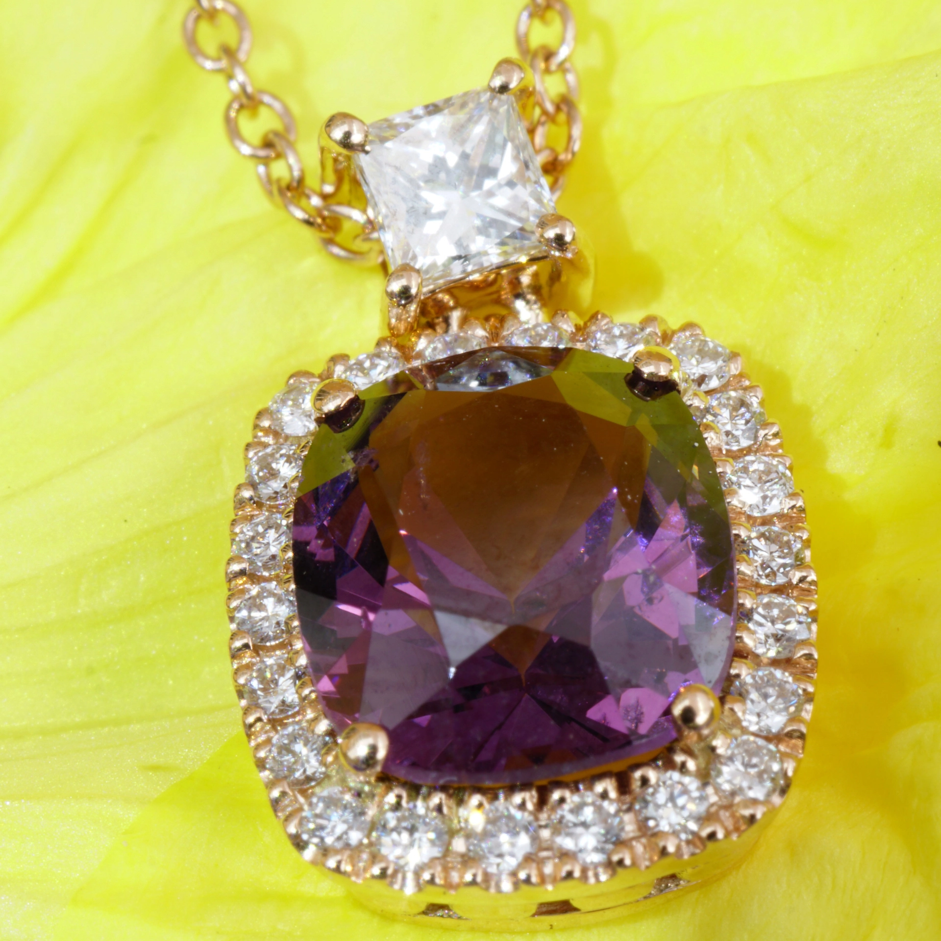 Spinell Diamant Collier 2.35 ct 0.39 ct Violett Burma 750er Rosegold..unglaubliche Lichtbrechung und