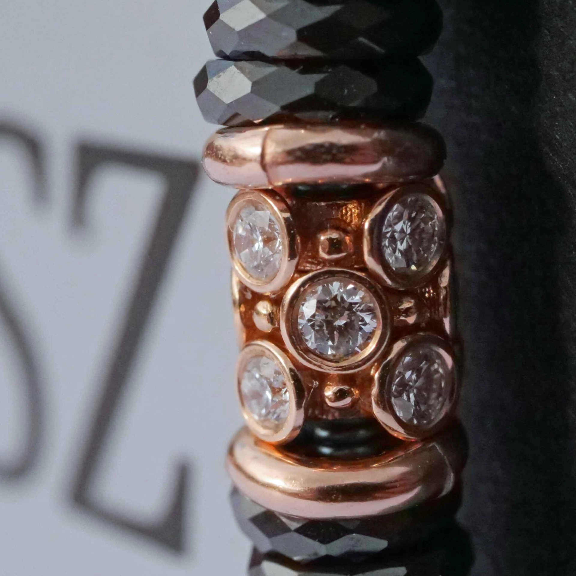Brillant Armband LOOP Keramik schwarz facettiert 0.33 ct 750 Rosegold von Silhouette Schmuck Bentner