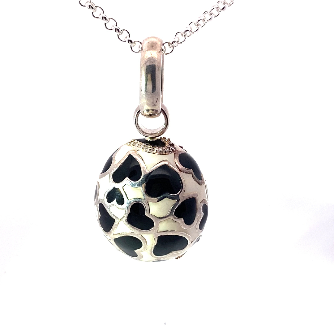 Original Chilango Anhänger im Stil Faberge Emaille Heart Black / White 925er Silber