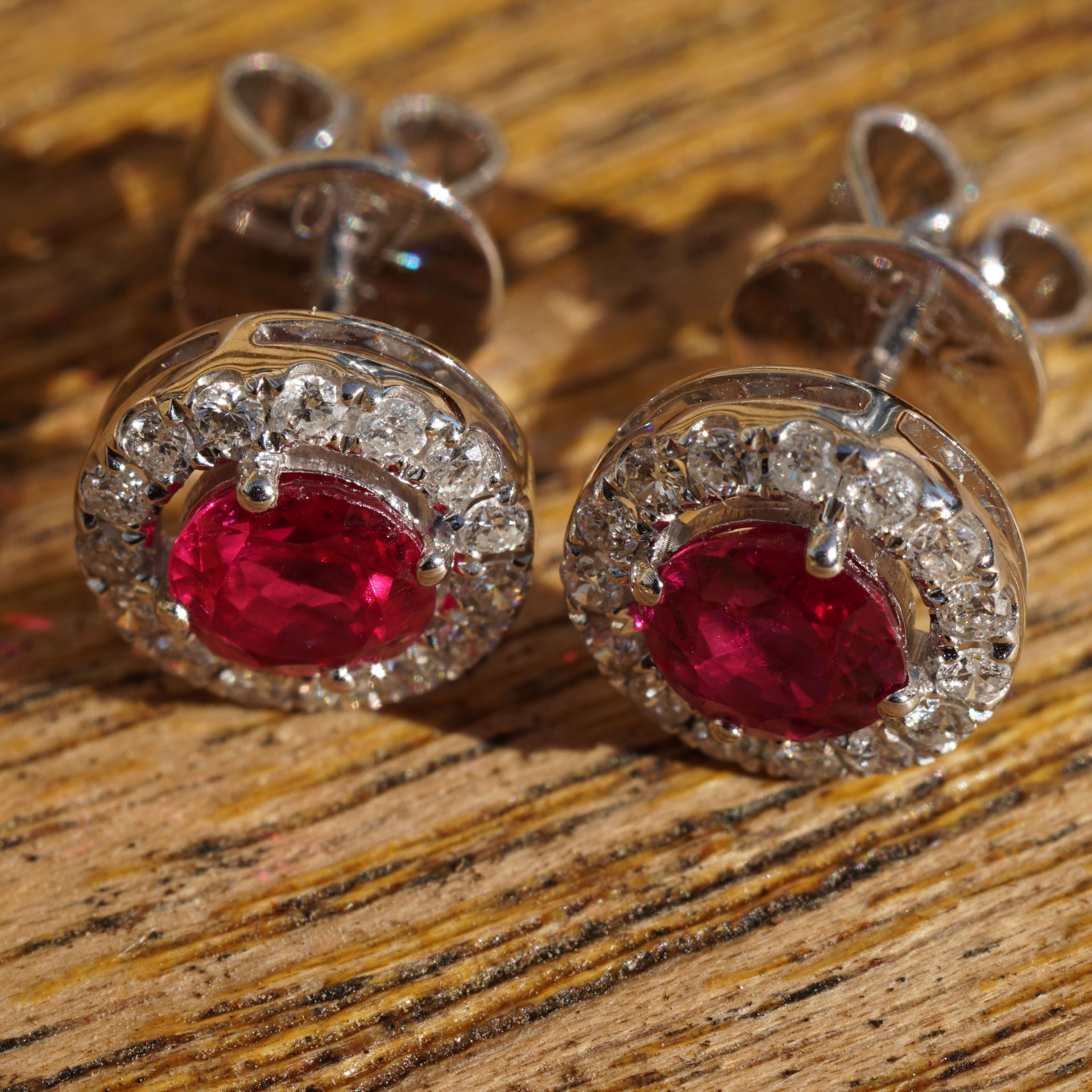 Rubin Brillant Anhänger mit Kette in 850er Platin 1.59 ct