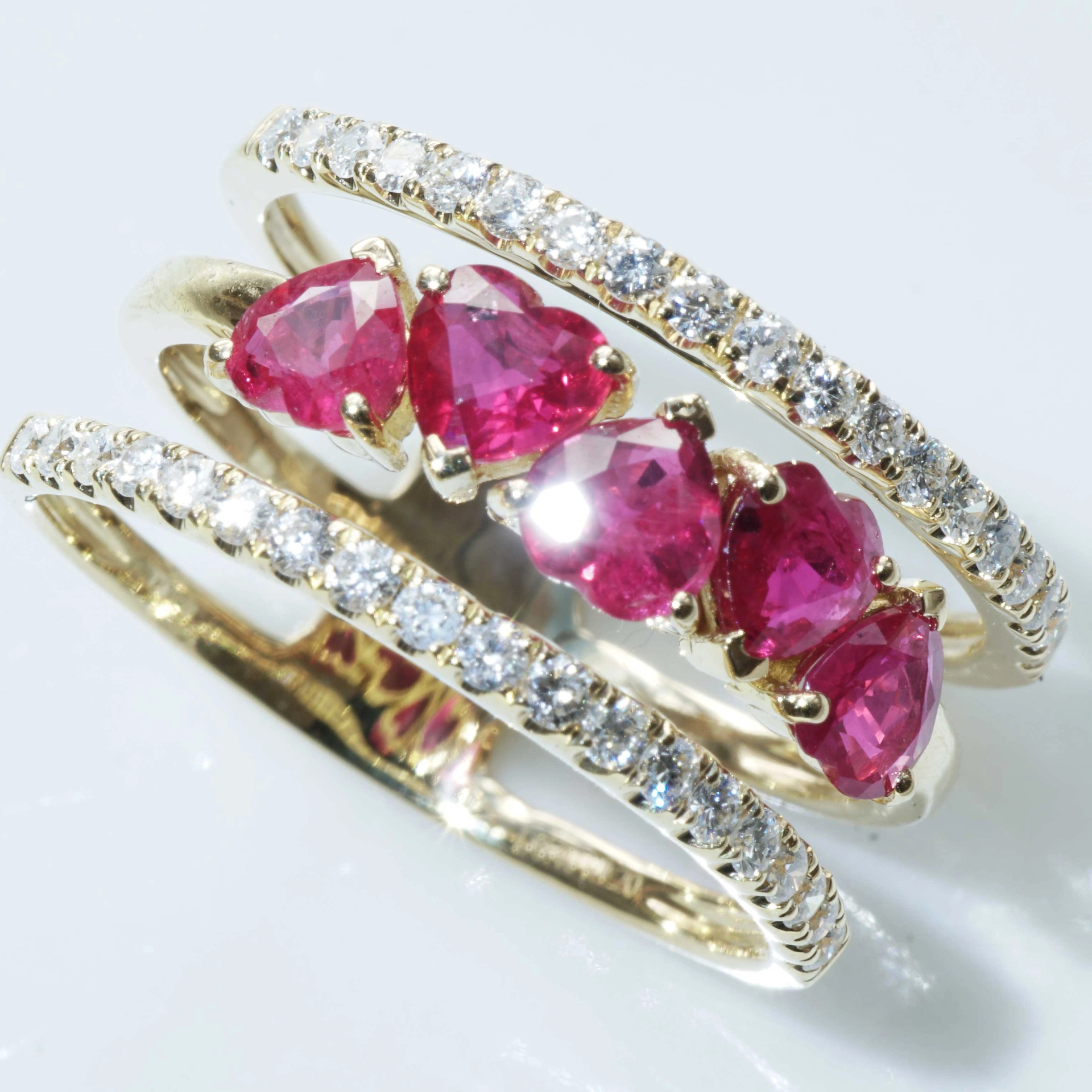 Rubin Brillant Ring 1.20 ct 0.40 ct 750er Gelbgold....fünf rote Herzen für........