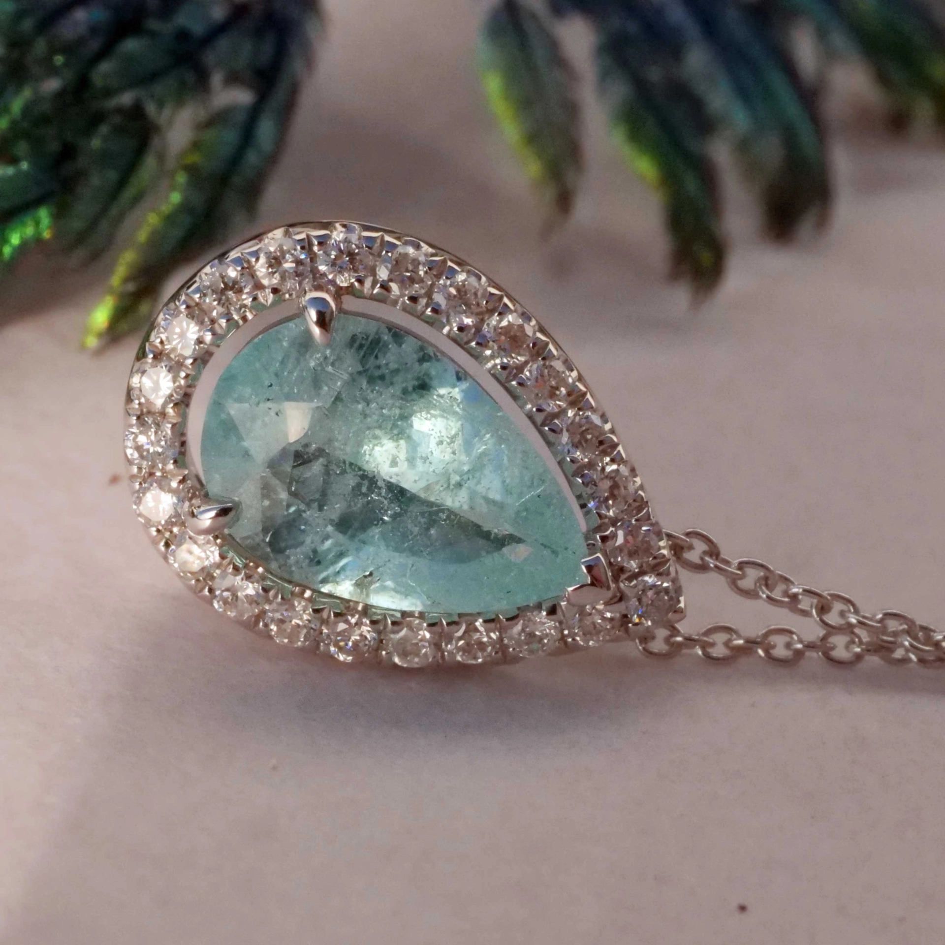 Paraiba Turmalin Anhänger 1.06 ct 0.18 ct AAA 750er Weissgold  SCHWIMMBADBLAU