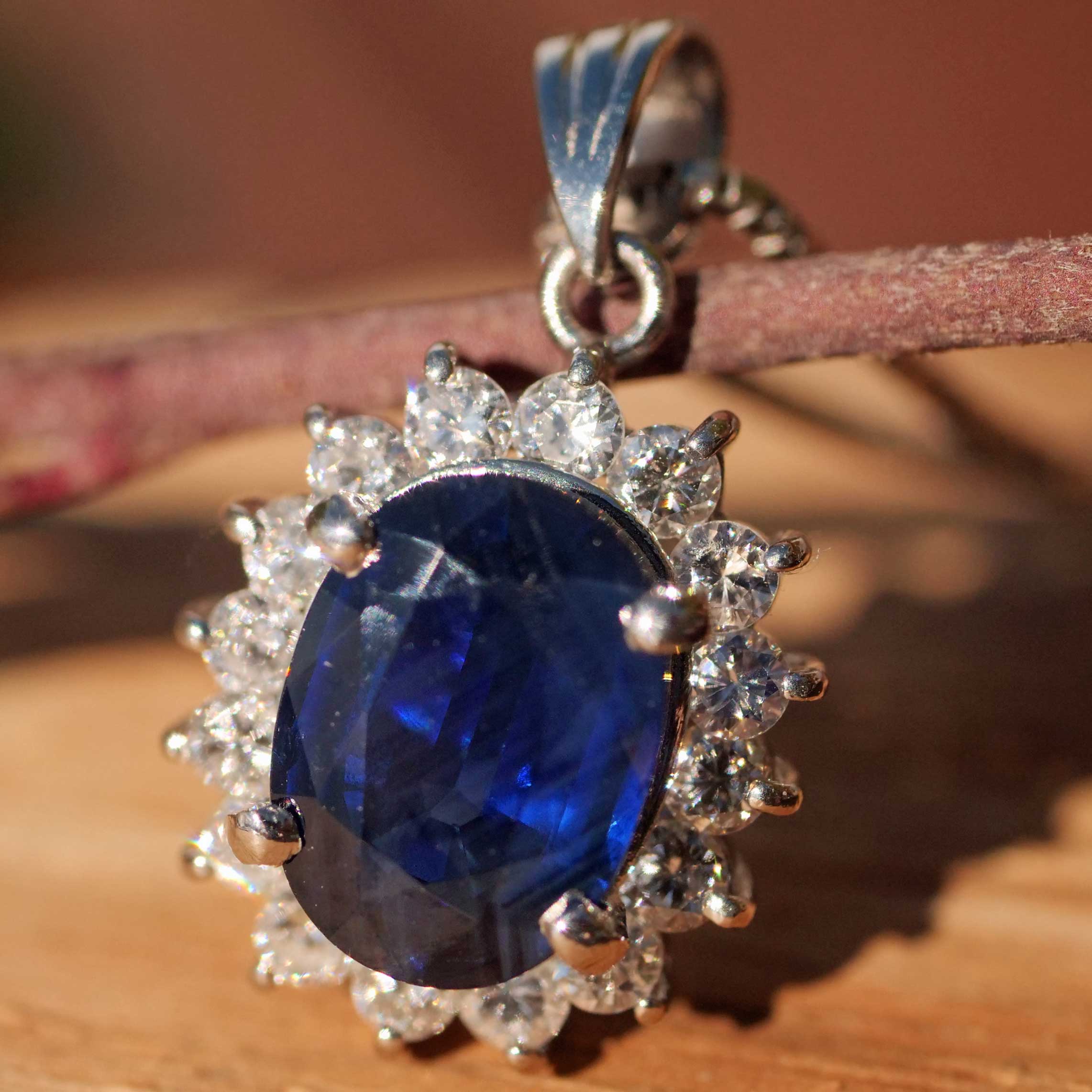 Royal Blue Saphir Brillant Anhänger in 900er Platin mit Kette 2.81 ct 0.73 ct TW-W VS-SI 