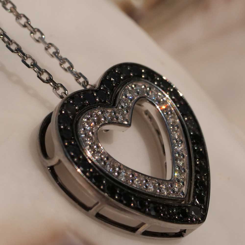 Herz Brillant Anhänger mit Kette 750er Gold Weißgold schwarze und weiße Brillanten total 0.69 ct