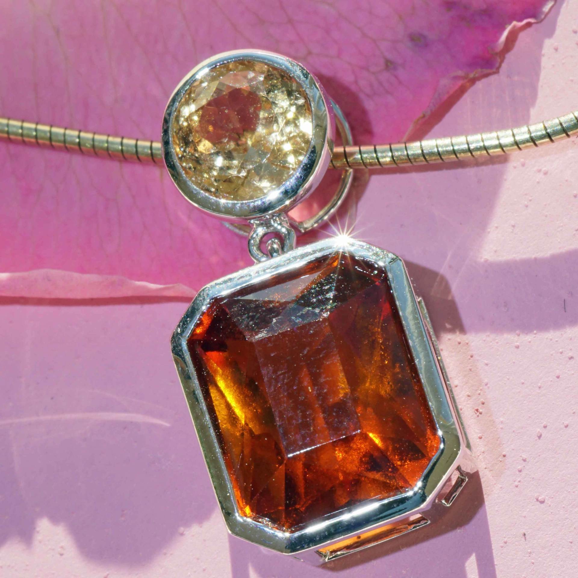 Hessonit Anhänger 750er Weissgold Vulkanisches Feuer 7.19 ct 1.61 ct Sri Lanka