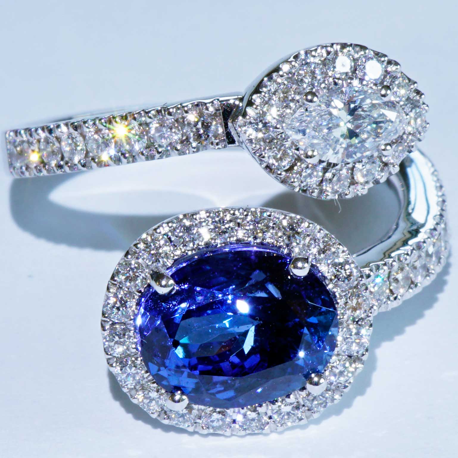 Tansanit Brillant Ring 750er Weissgold 3.32 ct  1.06 ct TW / VS raffiniertes Twin Design so toll getragen