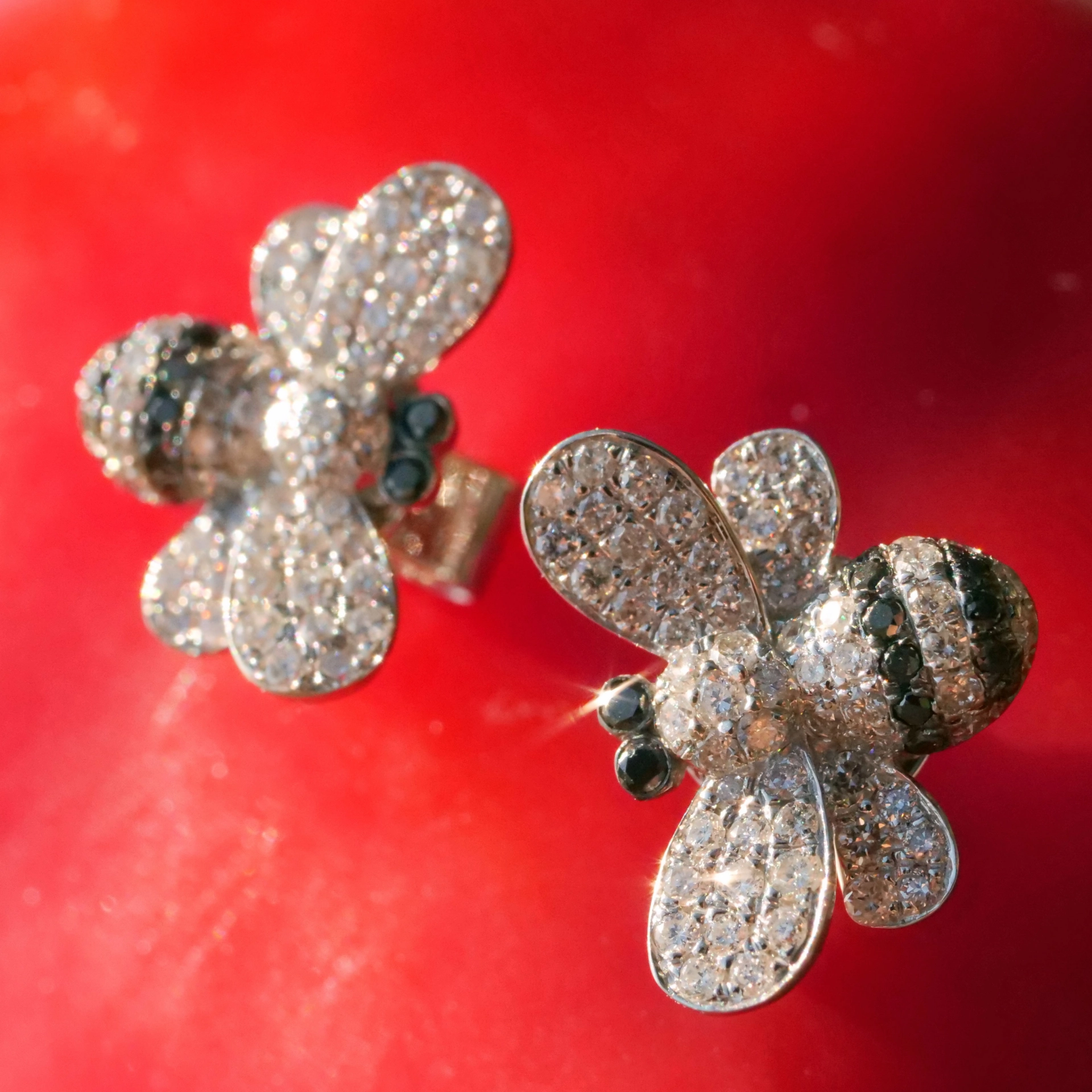 Bienen Brillant Ohrstecker 0.60 ct 750er Weissgold....Bienchen summ herum