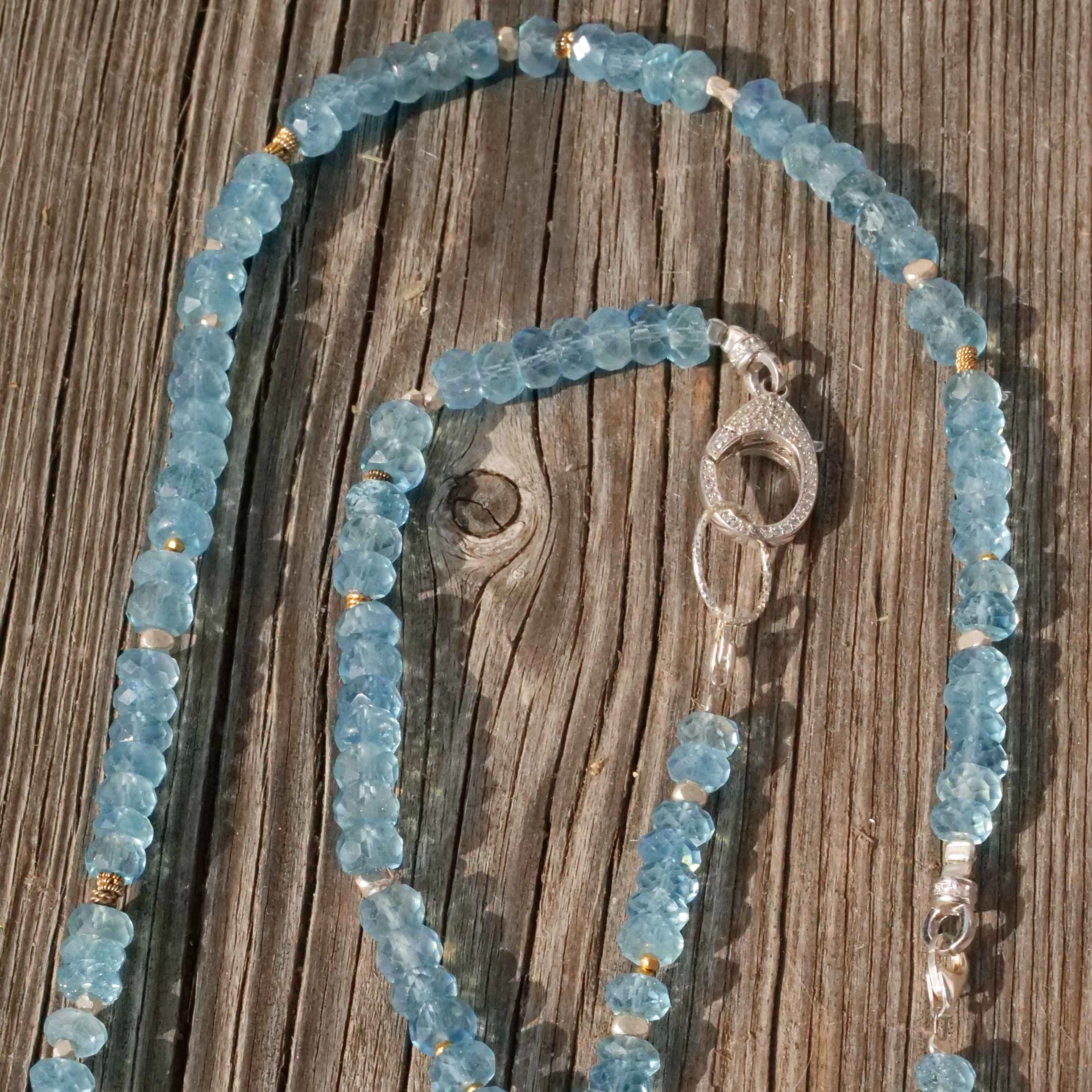 Aquamarin Kette/Armband mit 900er mundgeblasenen Feingold Zierelementen Handarbeit