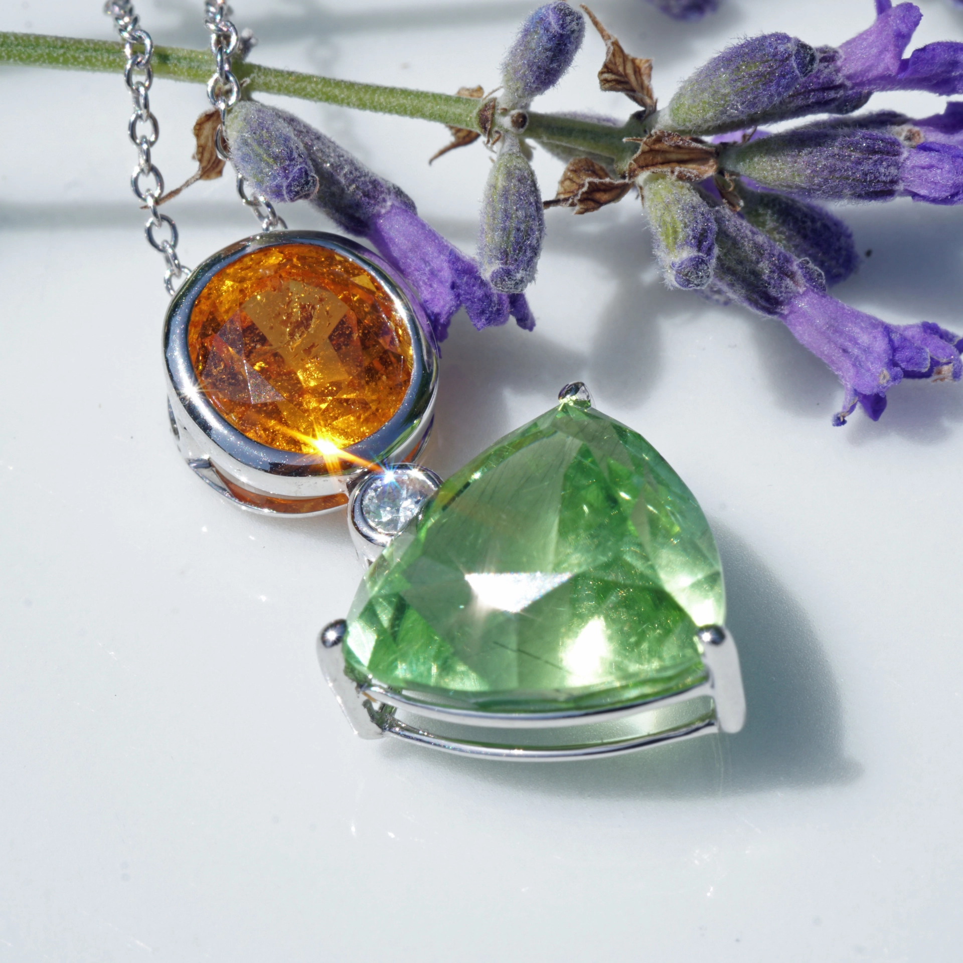 Mandaringranat Peridot Brillant Anhänger 750er Weissgold Mine Tansania und Pakistan