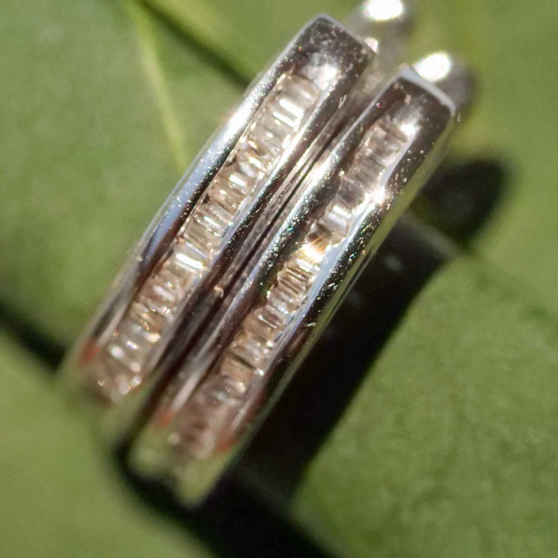 Diamant Klapp Creolen 0.25 ct W / SI 585er Weissgold ideal zum Einhängen
