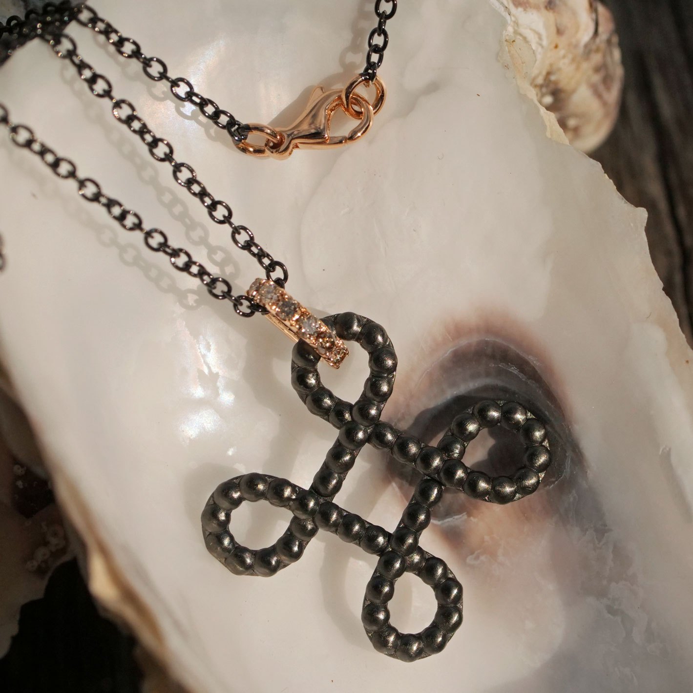 Brillant Collier 750er Rosegold 0.29 ct TW VS...Mystik Knot..schwarz rhodinierter Edelstahl 
