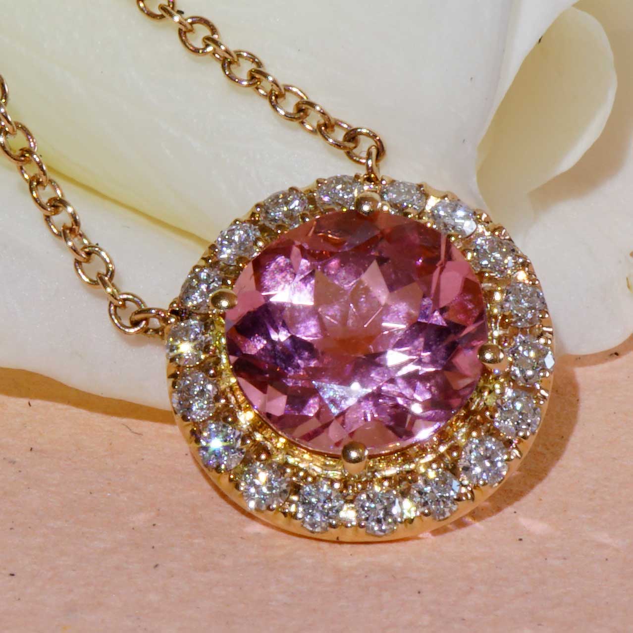 Turmalin Brillant Collier 750er Rosegold...Pink zum Verlieben....ein Hingucker und Launemacher