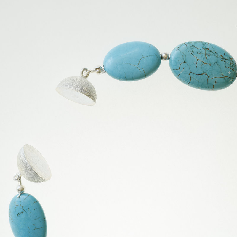 Howlith Bernstein Collier mit Magnetschliesse in 925er Silber und Blütenanhänger I So wirkt Bernstein frisch und modisch