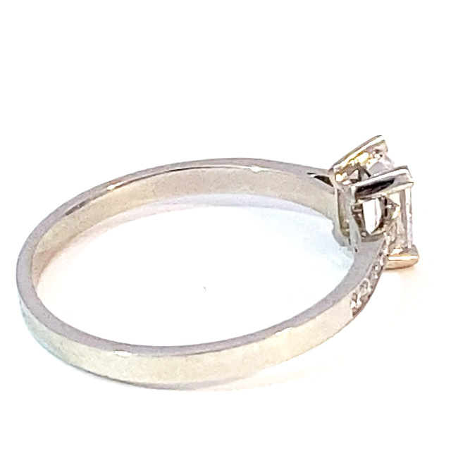 Emeraldcut Diamant Ring 0.64 ct D VS2 Silhouette Bentner GIA Zertifikat 950er Platin 