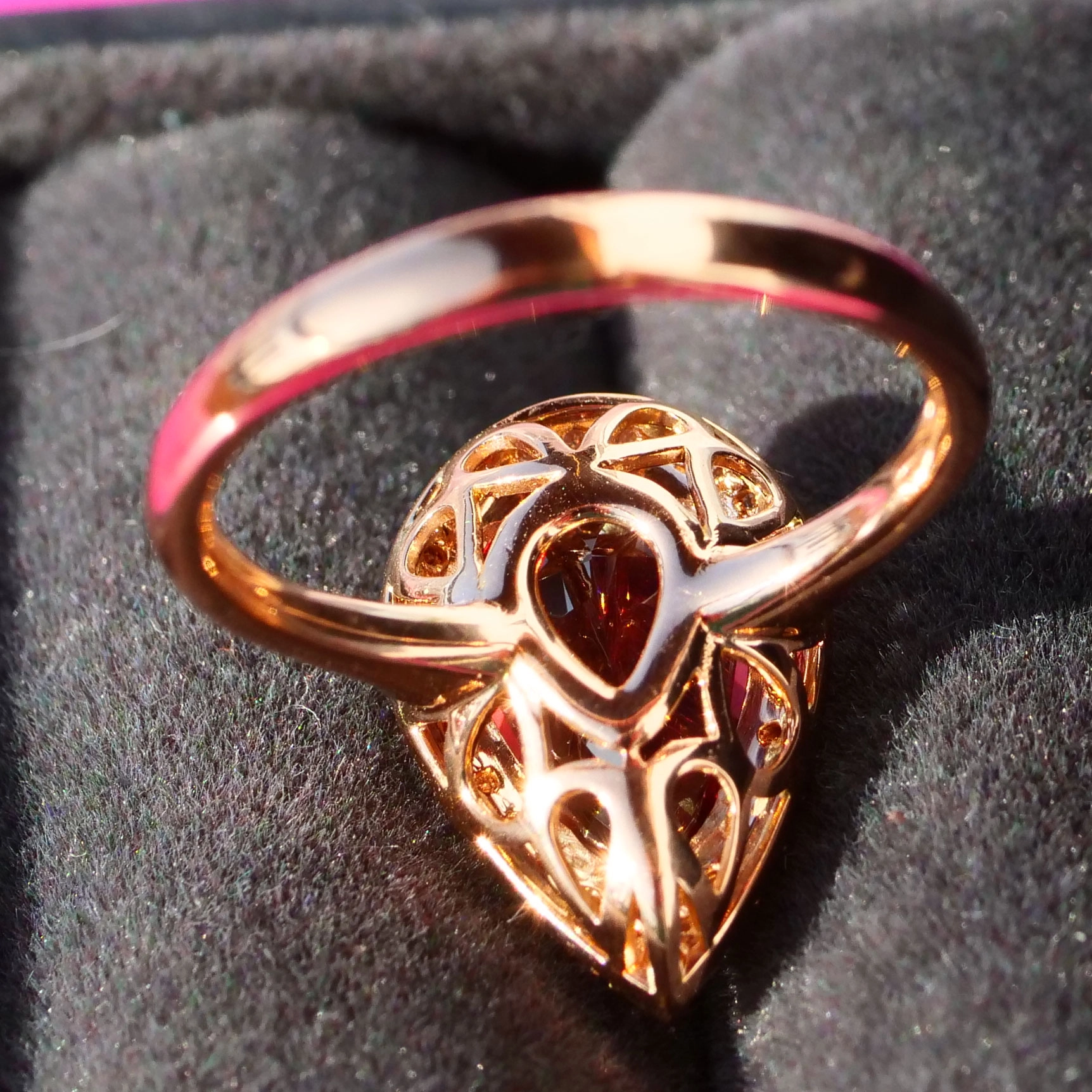 Malaya Granat Brillant Ring 750er Rosegold 5.45 ct Tansania....ein Wandlungskünstler