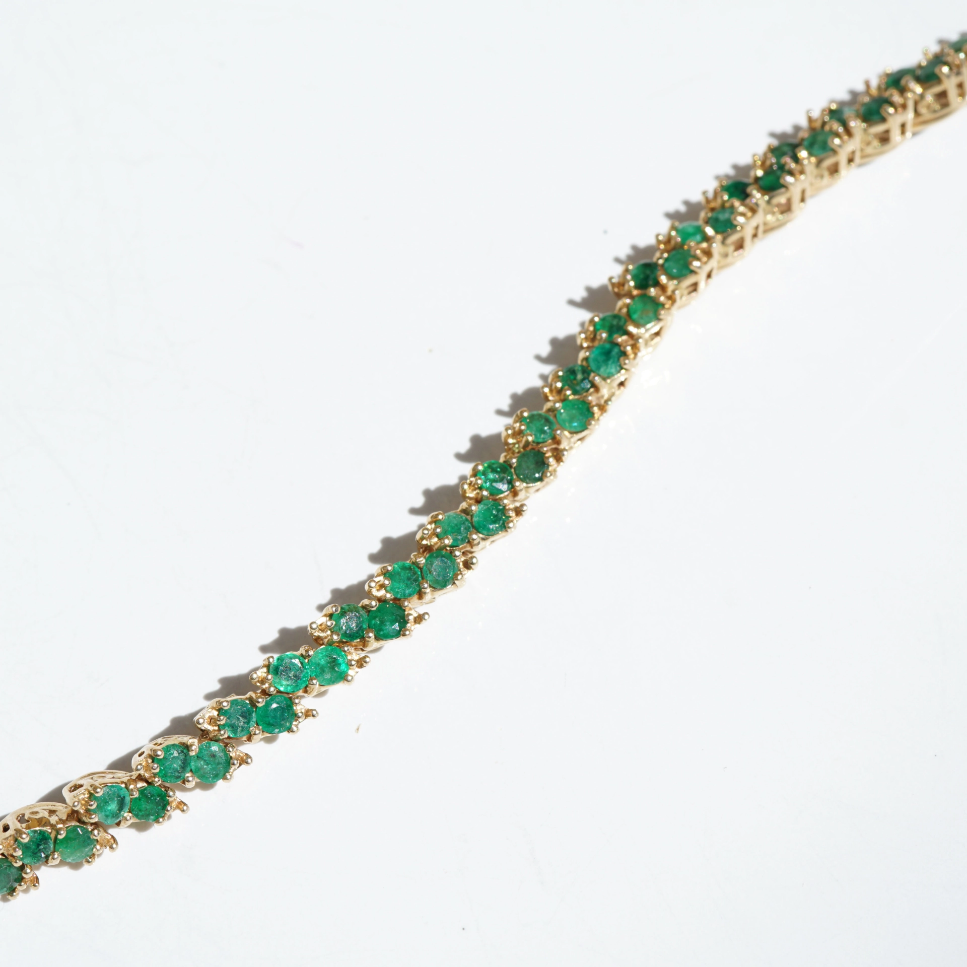 Smaragd Armband in 585er Gelbgold sehr massive Montur 21 Gramm 4.50 ct