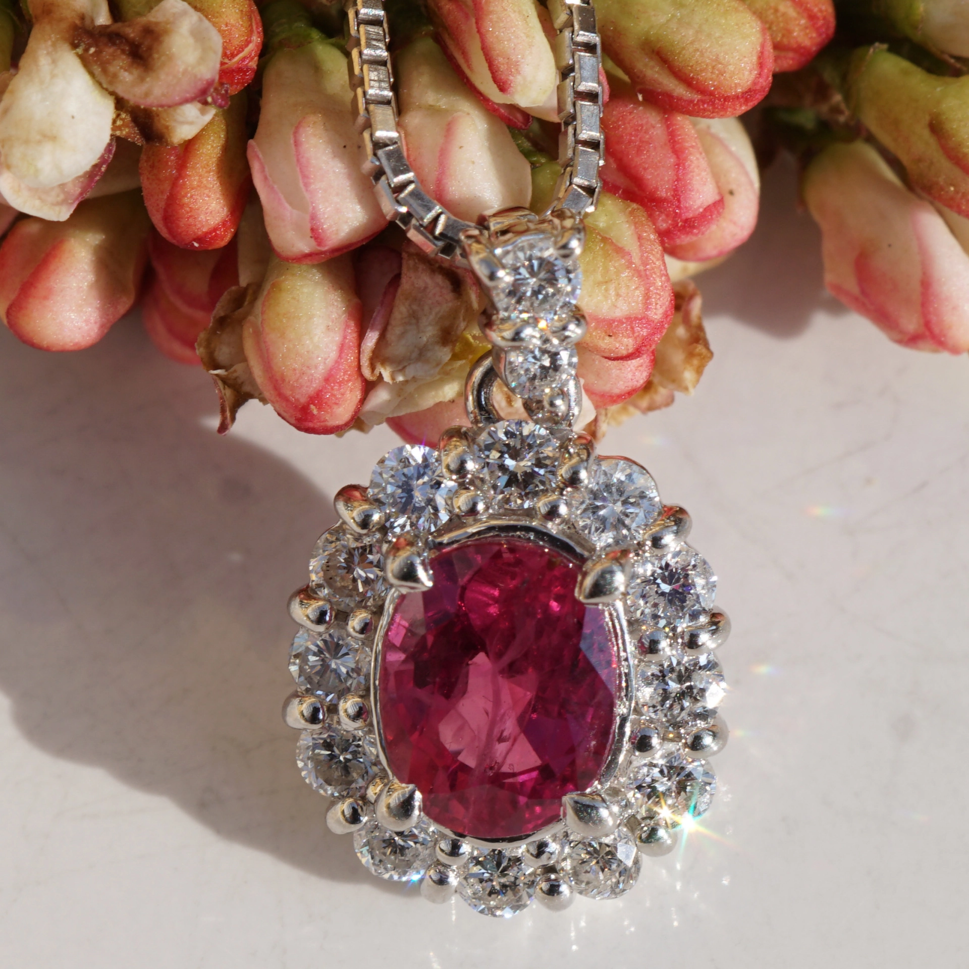 Rubin Brillant Anhänger mit Kette in 850er Platin 1.59 ct