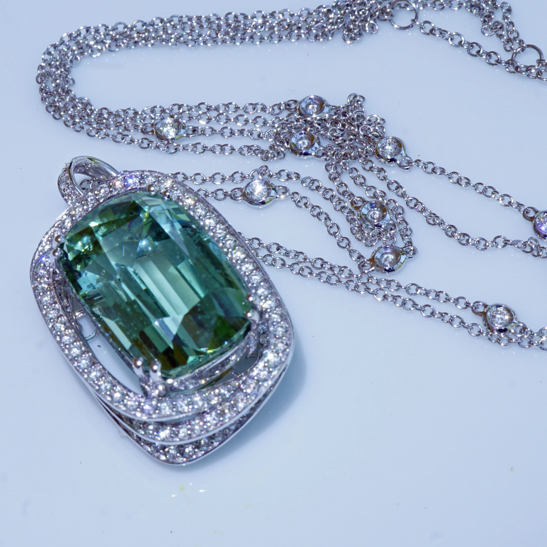 Turmalin Brillant Collier 750er Weissgold 21 ct 2.10 ct MEER SCHAUMGRÜN...ein Investment