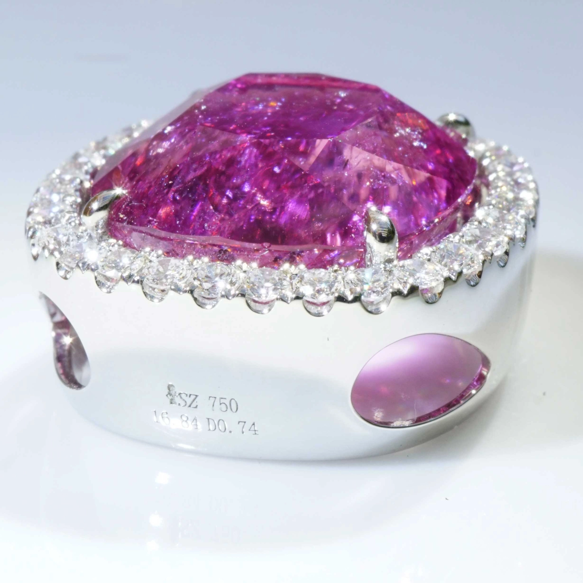 SON04866-Kupfer-Rubellit-Brillant-Anhaenger-16-84-ct-im-strahlenden-leuchtenden-pink-rot-750er-Weissgold Kupfer Rubellith Brillant Anhänger 16.84 ct im strahlenden leuchtenden pink-rot  750er Weissgold sel