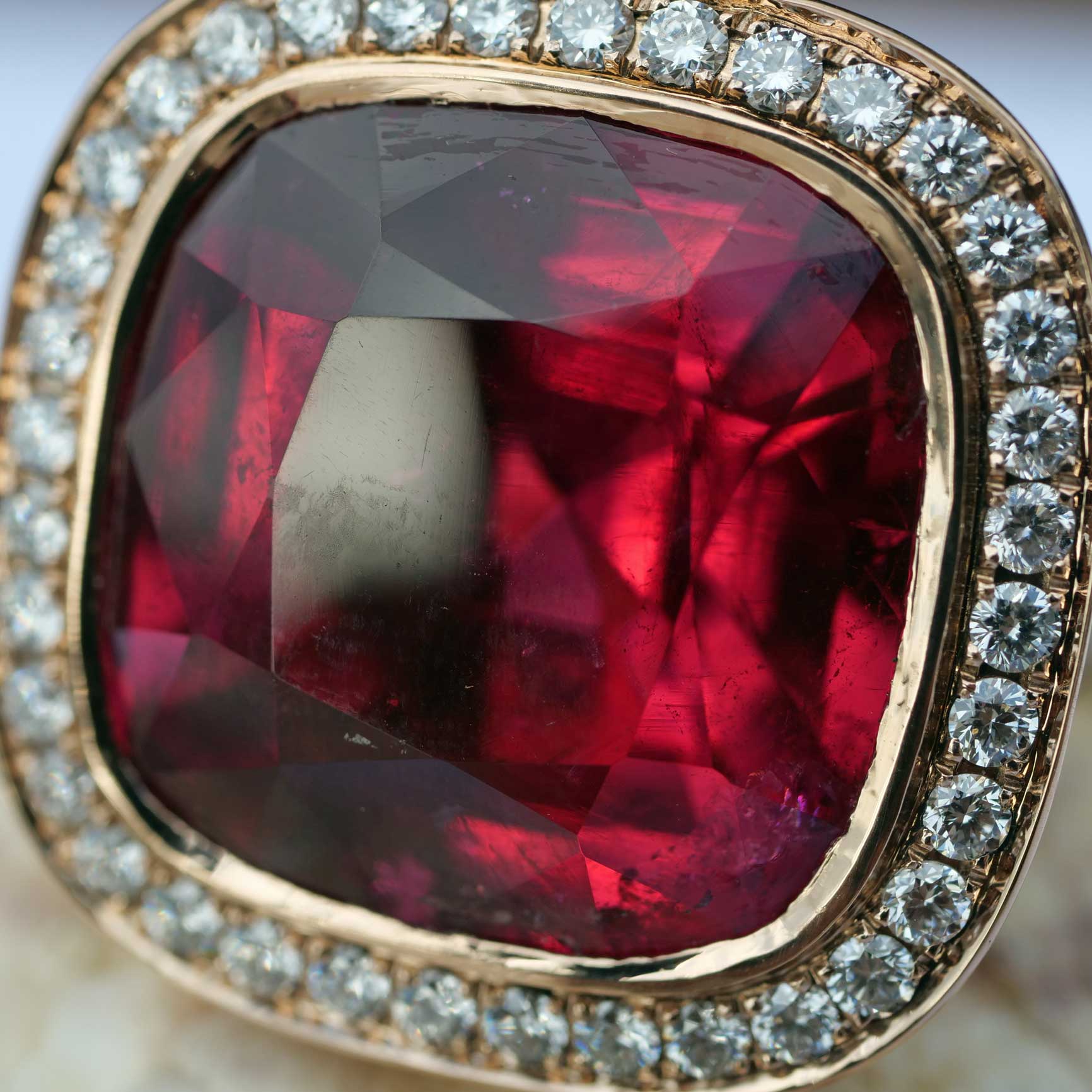 Rubellit Brillant Ring der Extraklasse AAA+  23.10 ct Afghanistan  rot-pink unglaubliche Leuchtkraft 750er Rosegold