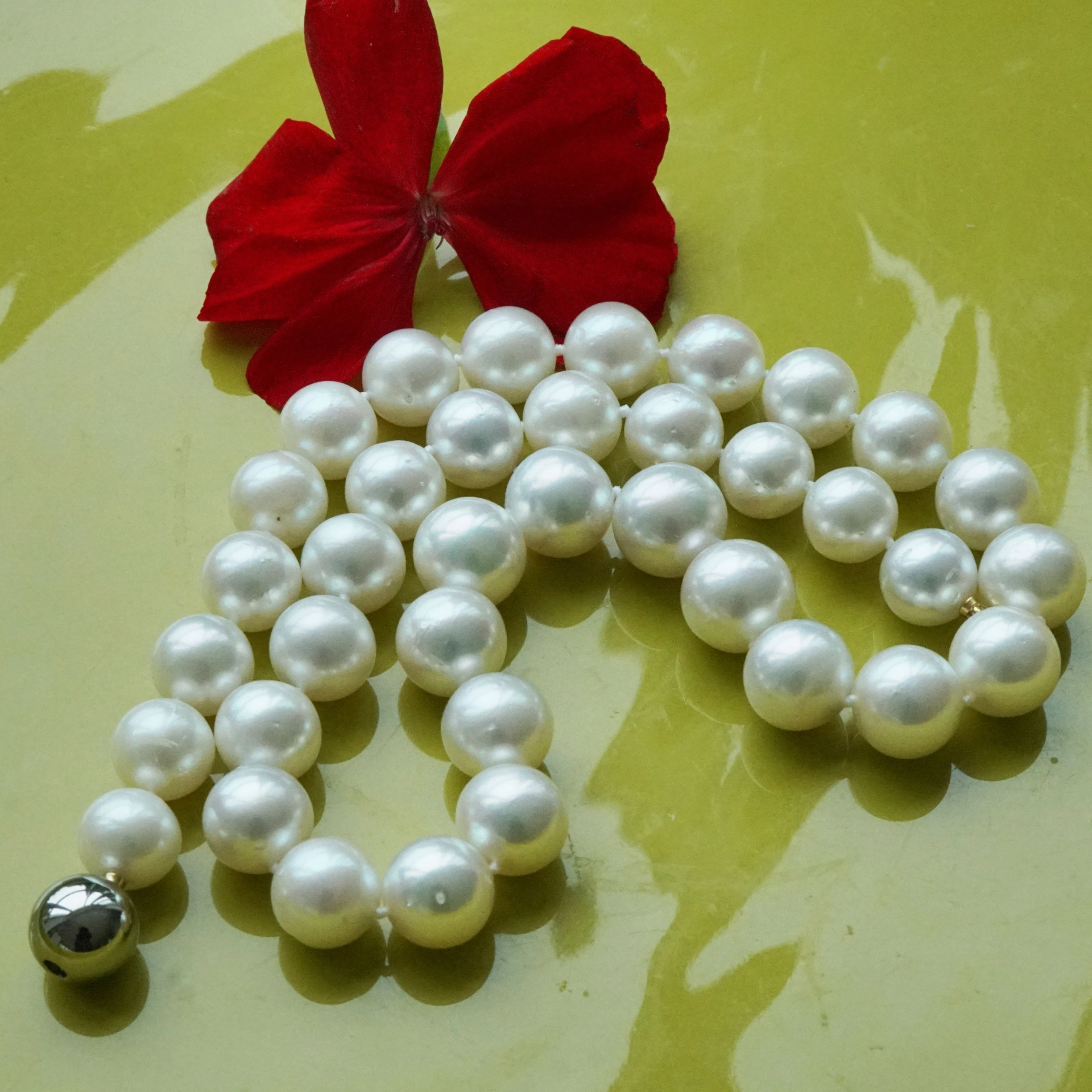 SÜDSEE Zuchtperl Collier weiss-l. rose AAA+ FEINER LÜSTER rund 13-11 mm