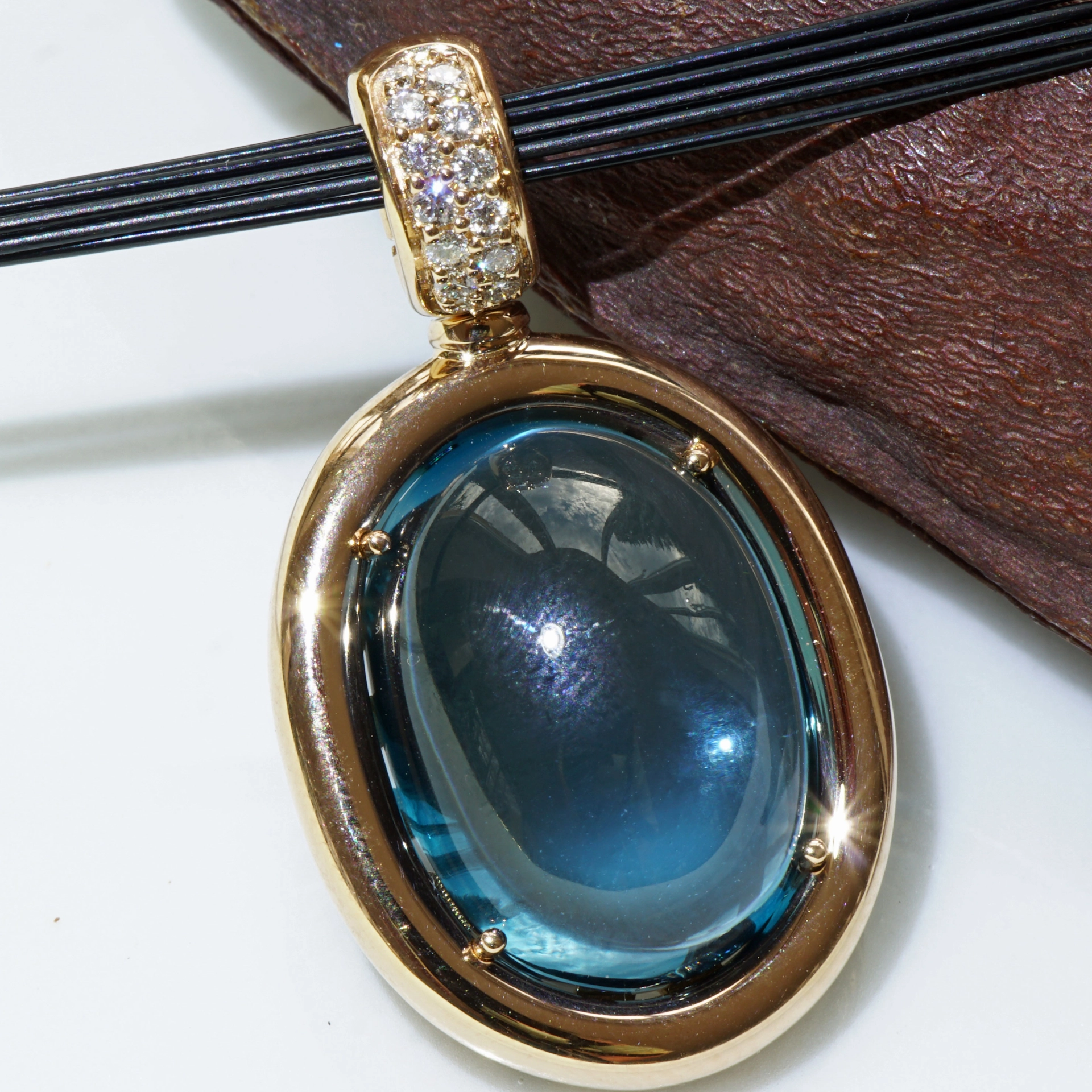 Blautopas Brillant Anhänger Londen Blue 750er Rosegold...ein endloser Sommer lockt