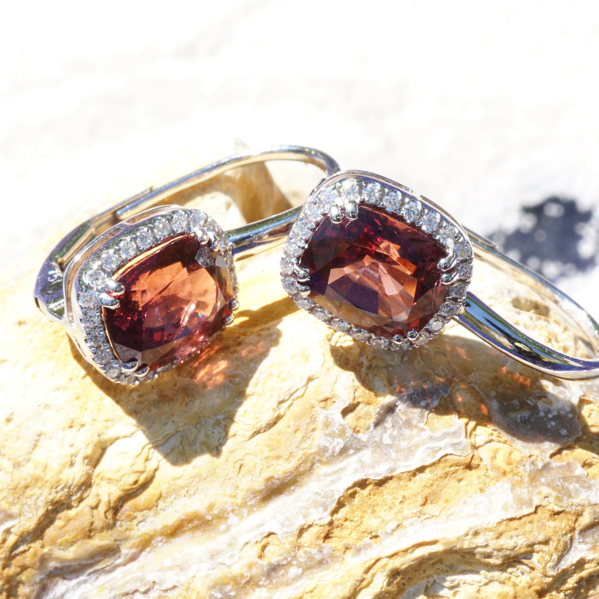 Spinell Brillant Ohrhänger 3.12 ct orange-rot Burma AAA in Form von coolen Hängern