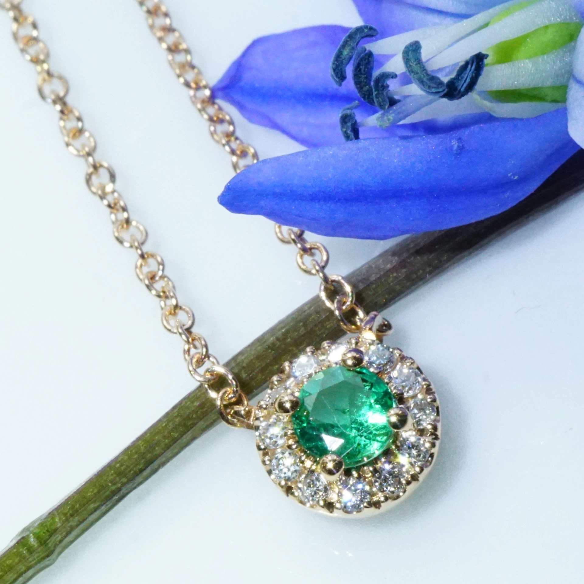 Smaragd Brillant Collier 750er Rosegold...die kleinsten Petit Colliers im Sortiment....wie süß