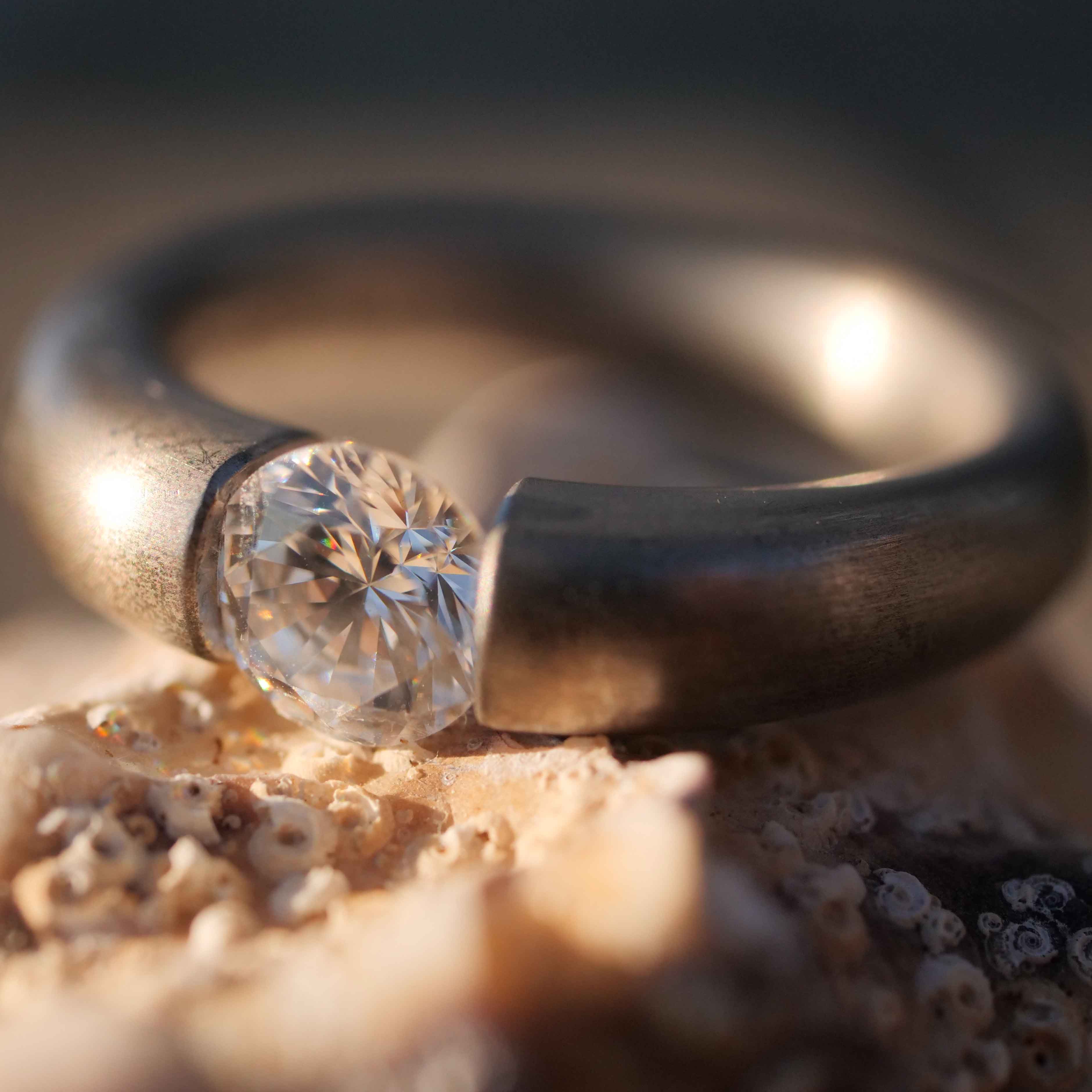 Niessing Halbkaräter Zirkonia Spannring 925er Silber grau mattiert neuwertig punziert