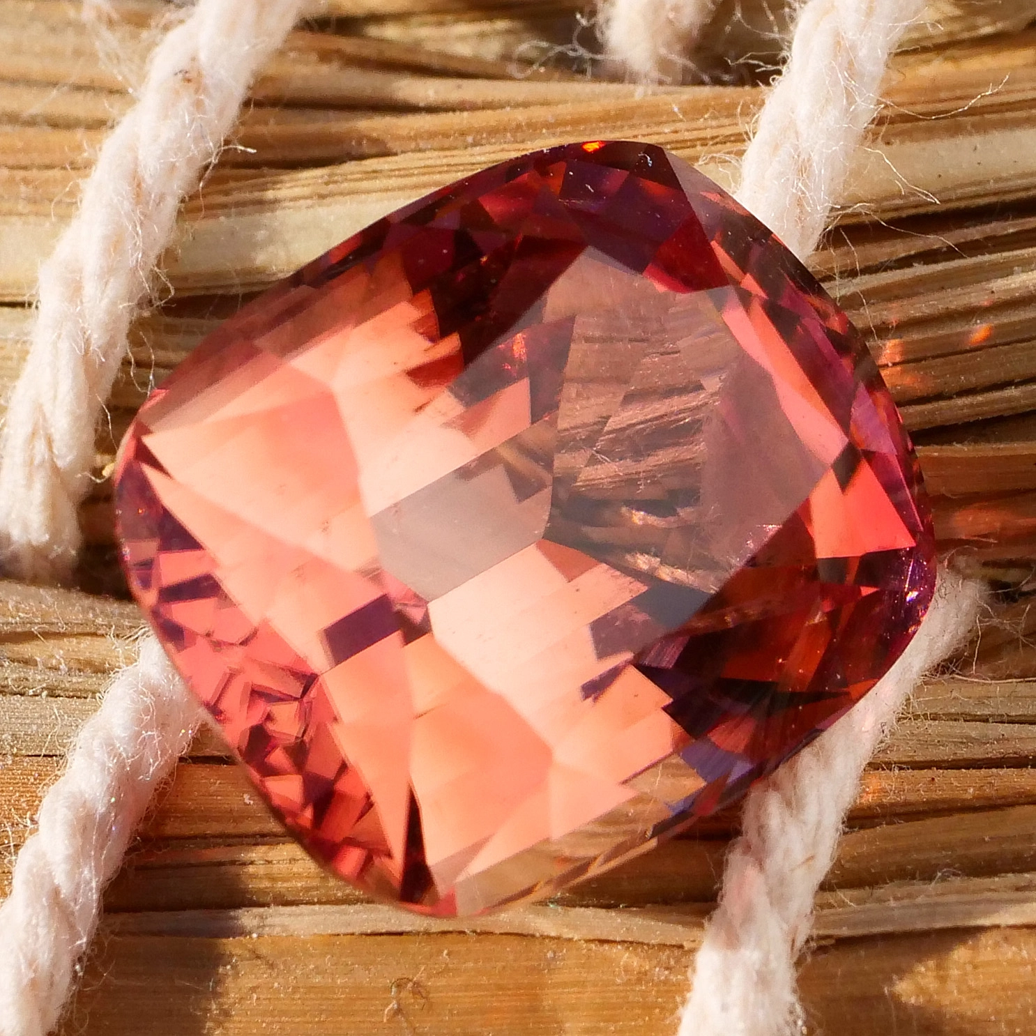 Turmalin Brillant Anhänger in 750er Roségold Sunset Beach Color 9.85 ct Afrika/Kongo