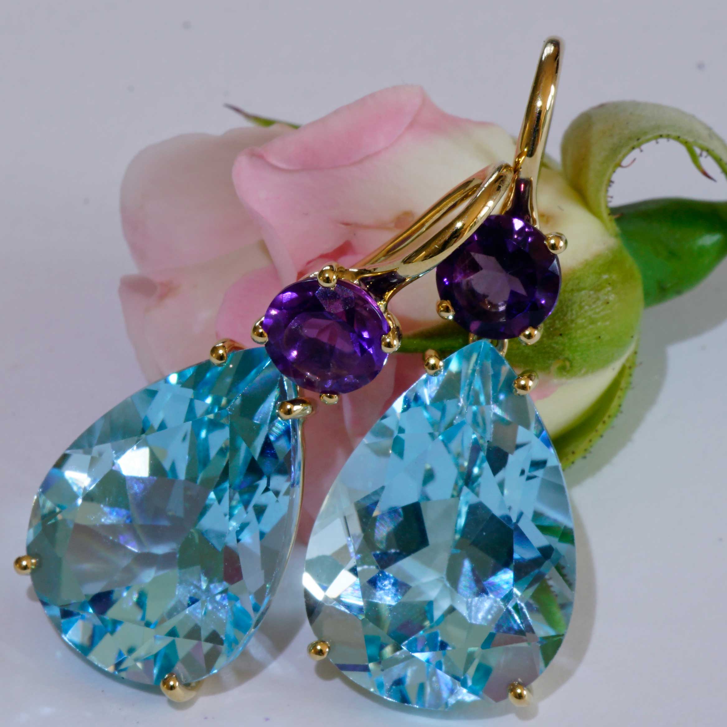 Ohrhänger Amethyst Blautopas 750er Gelbgold...üppig und sehr attraktiv total 28 carat 