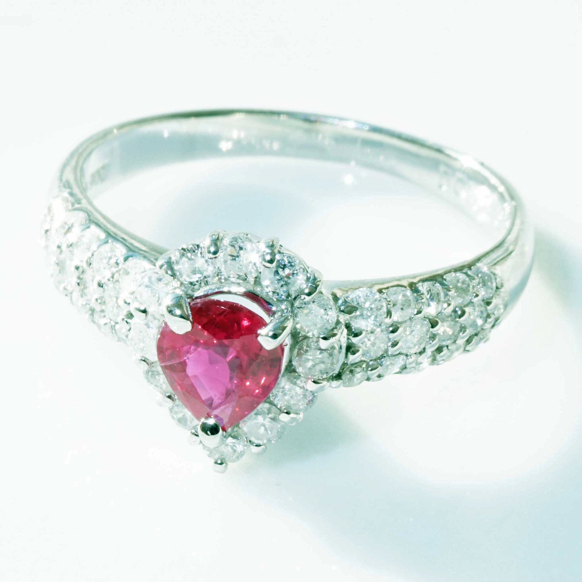 Rubin Brillant Ring 900er Platin 0.51 0.52  ct...Amore Klassiker...brennend rot die Liebe