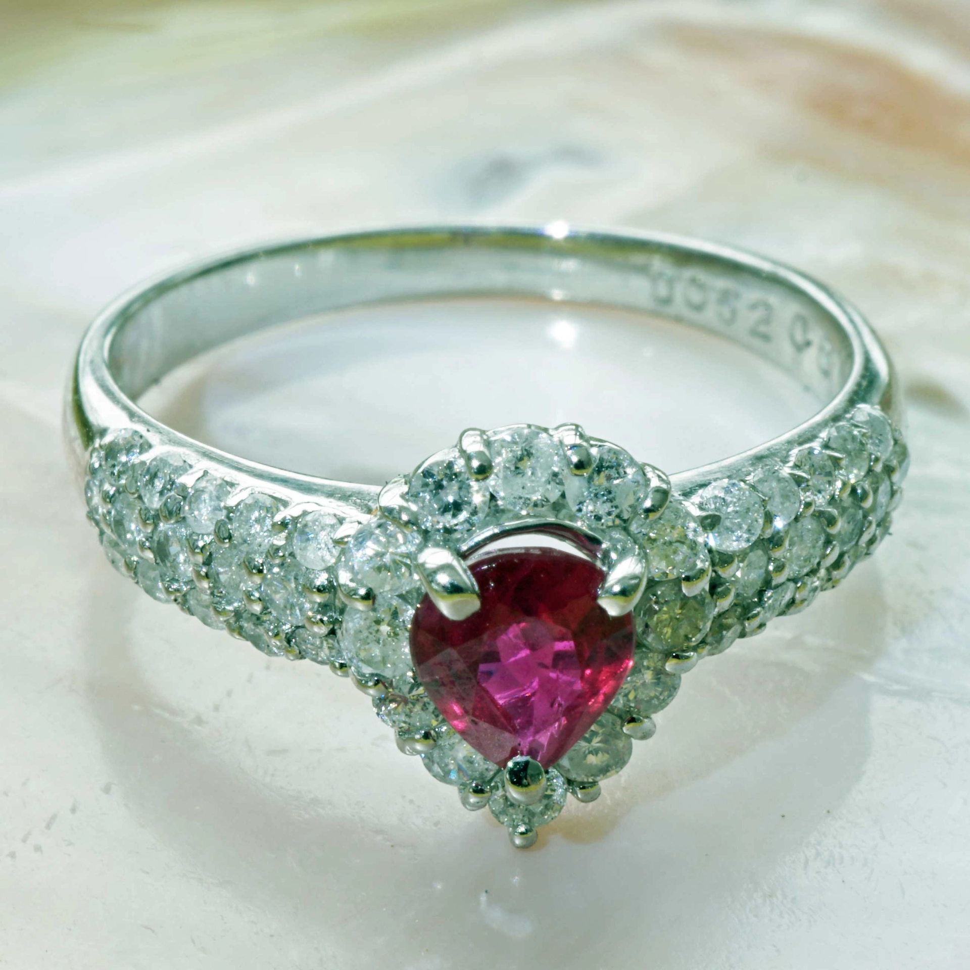 Rubin Brillant Ring 900er Platin 0.51 0.52  ct...Amore Klassiker...brennend rot die Liebe