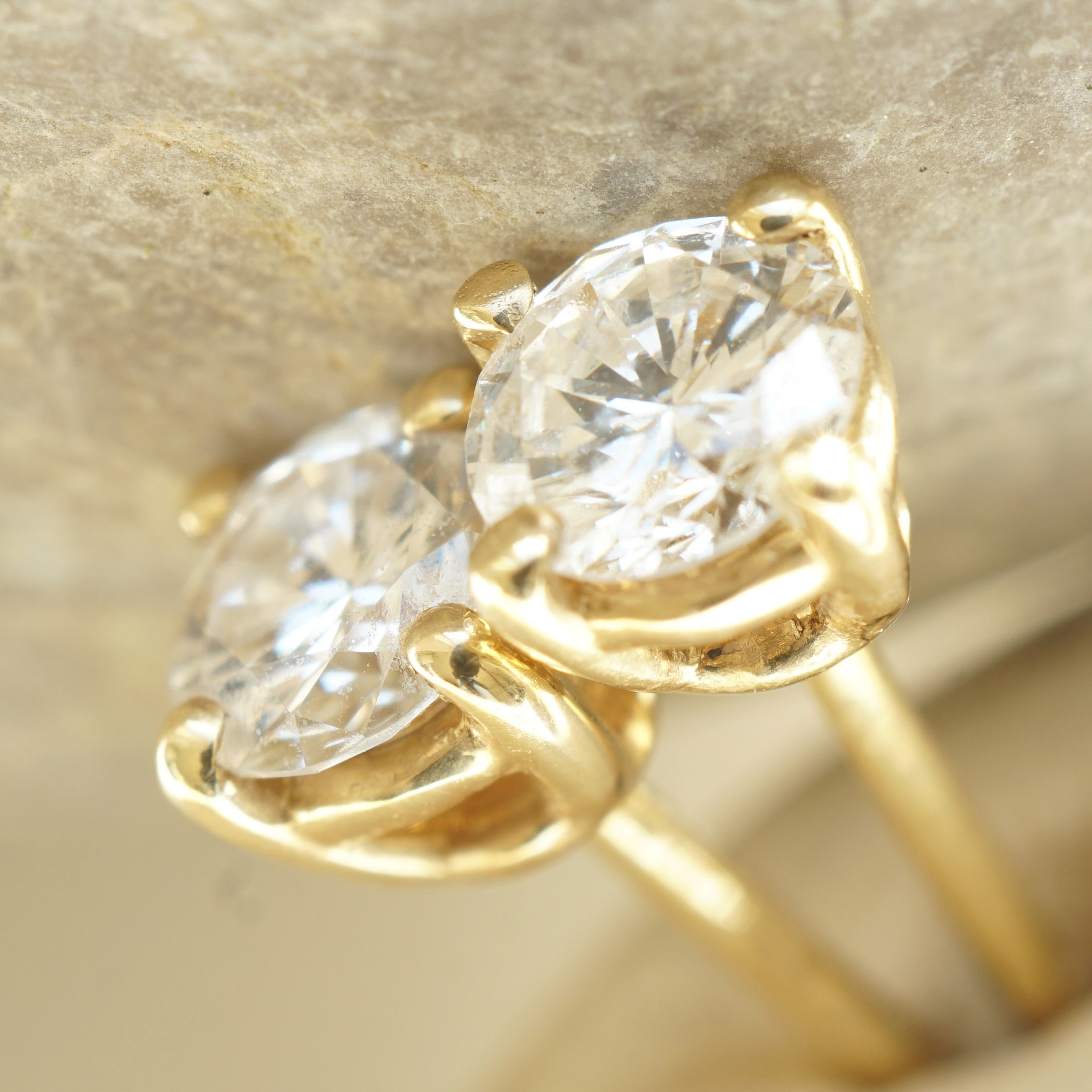 Solitär Brillant Ohrstecker 0.42 ct TW VVS 750er Gelbgold 3,9 mm D., tolle Brillanz