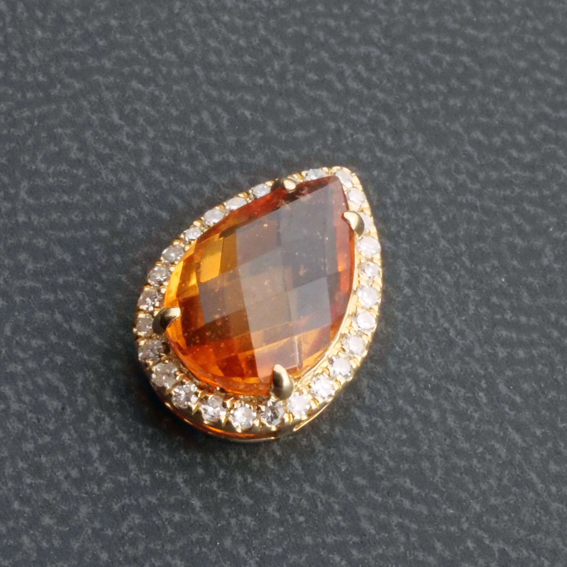 Spessartin Granat Diamant Anhänger Mine Pakistan 2.77 ct 0.16 ct AAA Waffelschliff 750er Gelbgold