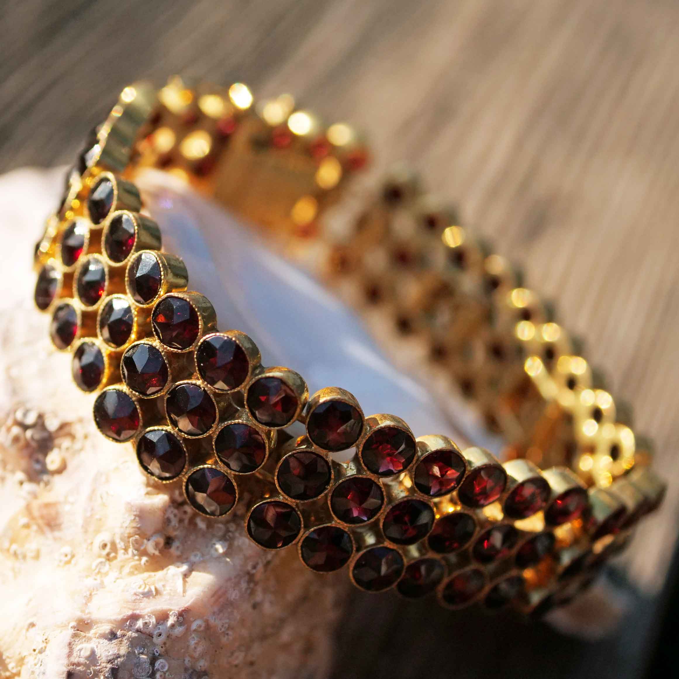 Granat Armband um 1900 Silber vergoldet punziert RF (Robert Flume) dreireihig