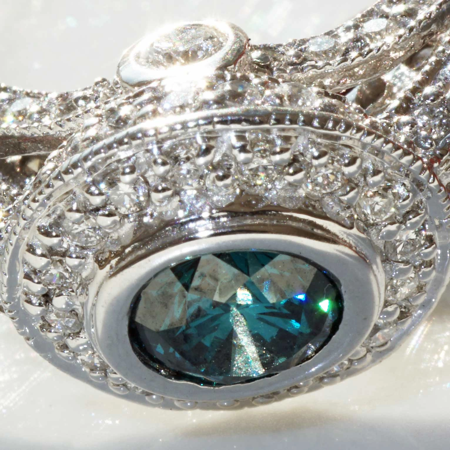 Brillant Ring blau Vollschliff Brillanten von 1.81 ct Handarbeit 750 er Weissgold Wow Wirkung