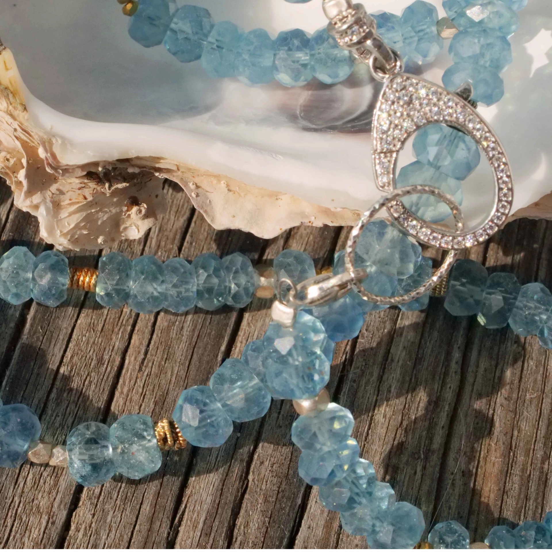 Aquamarin Kette/Armband mit 900er mundgeblasenen Feingold Zierelementen Handarbeit
