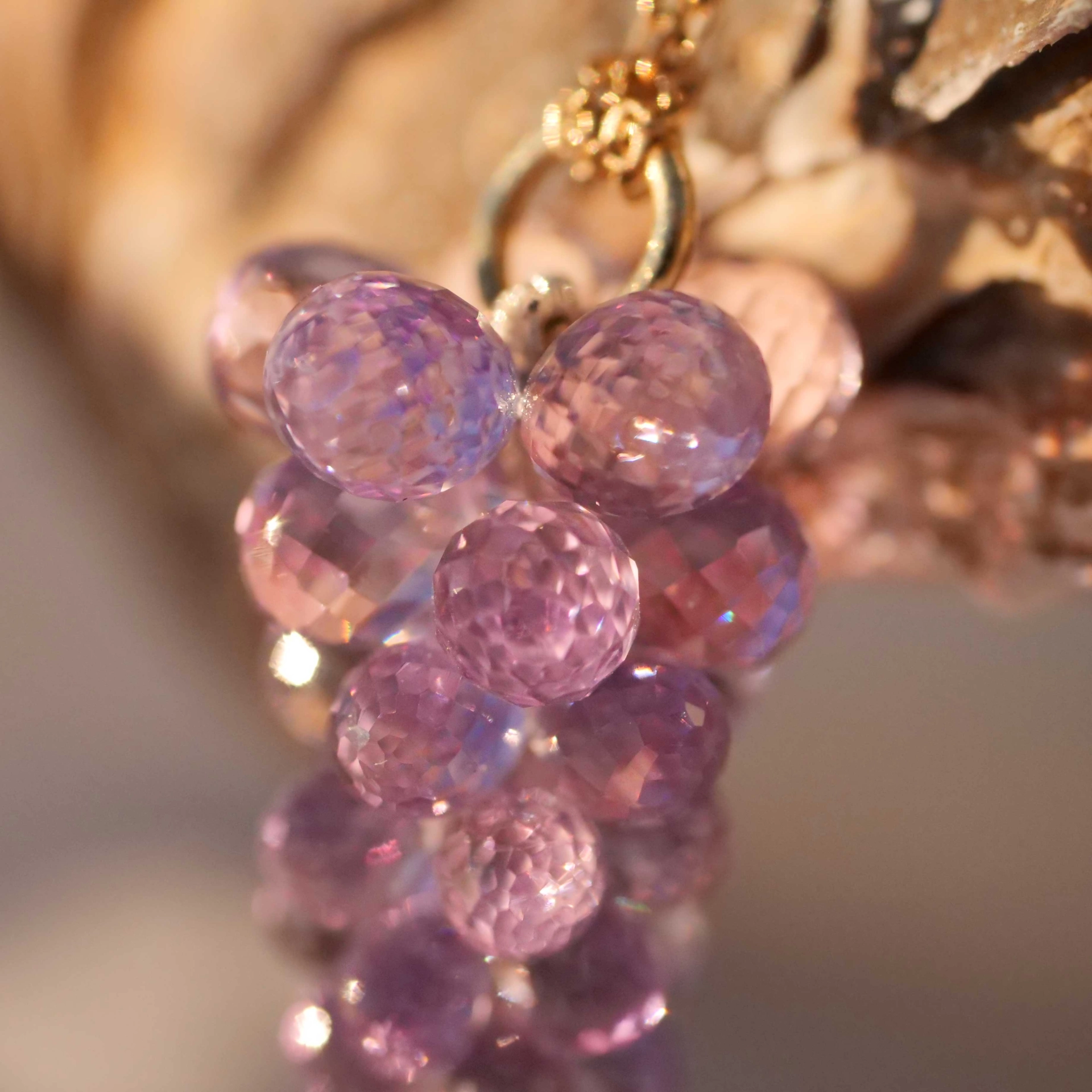 Amethyst Trauben Anhänger 585er Gelbgold 20.6 ct für Kette oder als Ohrhänger...sehr keck-