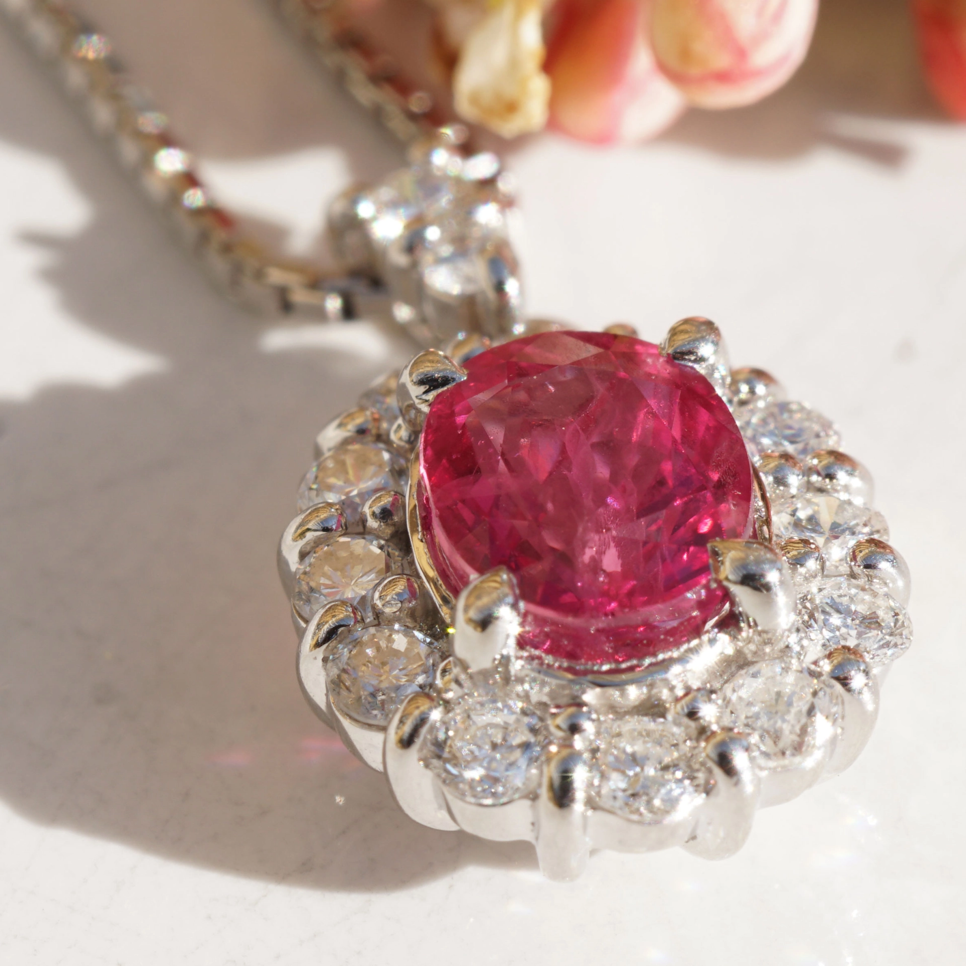 Rubin Brillant Anhänger mit Kette in 850er Platin 1.59 ct