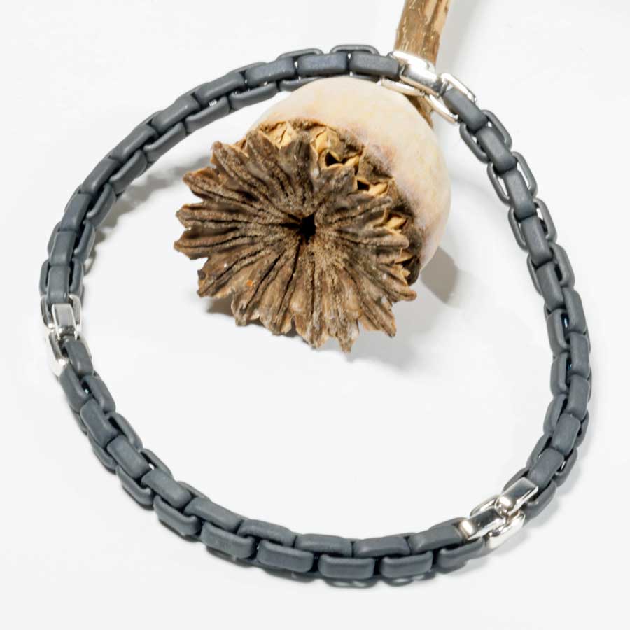 Unisex Armband Moove Titan schwarz matt 950er Platin von Silhouette Schmuck Bentner