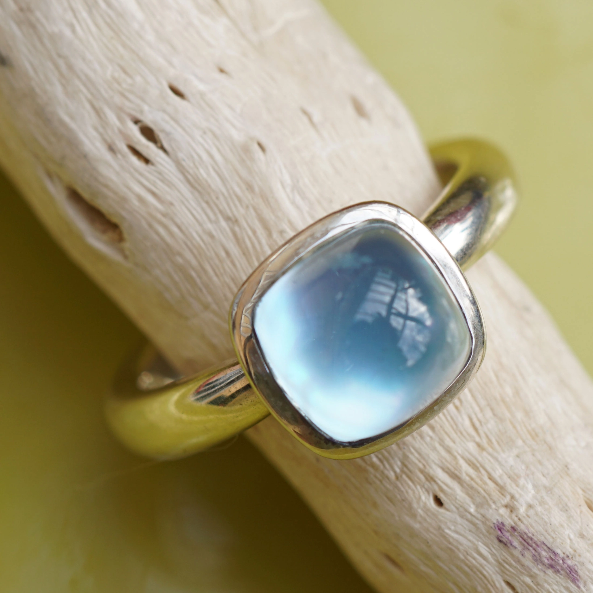 CHILANGO RING TUTENCHAMUN Blautopas mit Perlmut unterlegt  925er Silber neu mit orig. Etui massiv