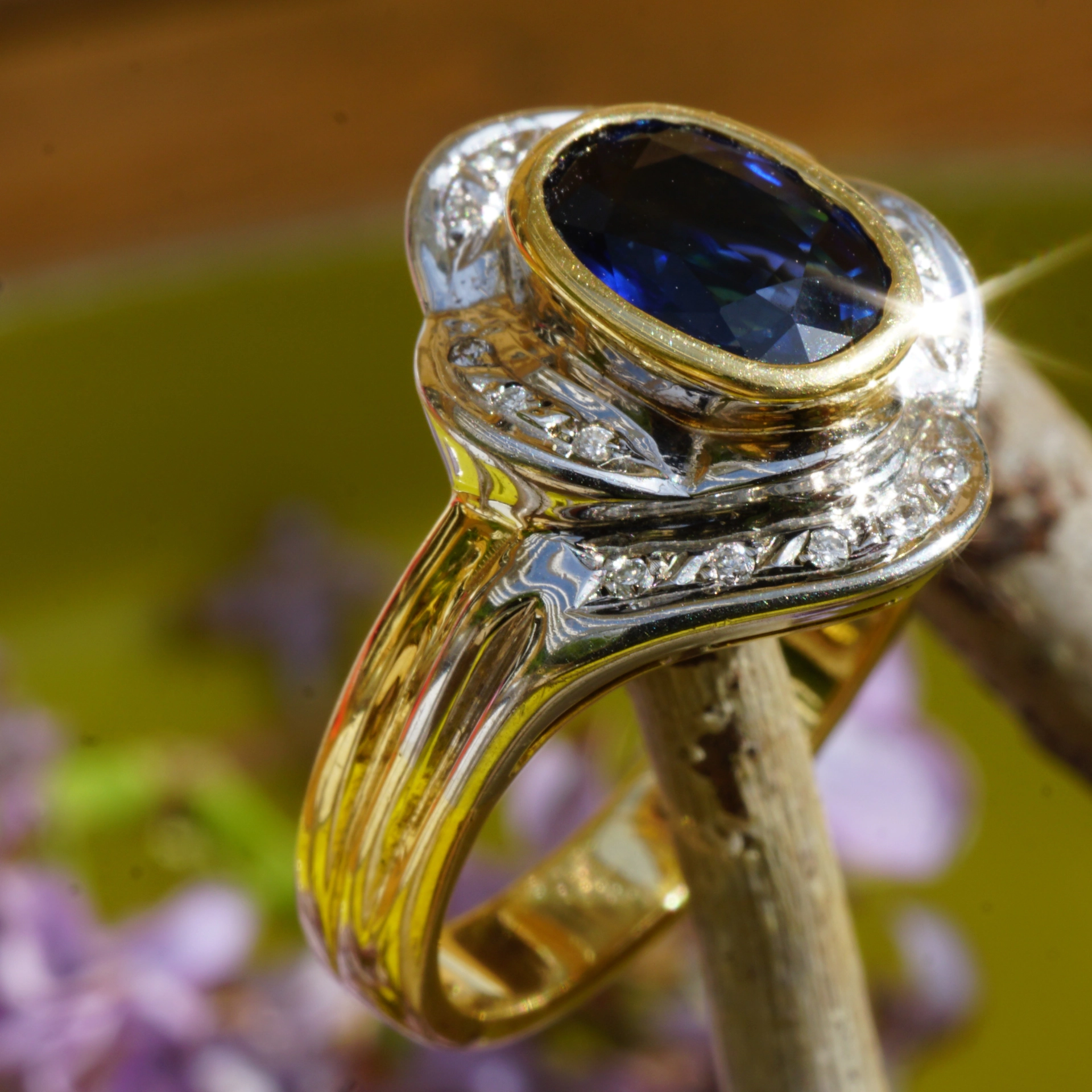 Saphir Brillant Ring 750er Gelbgold....royal blue saphire AAA total massiv