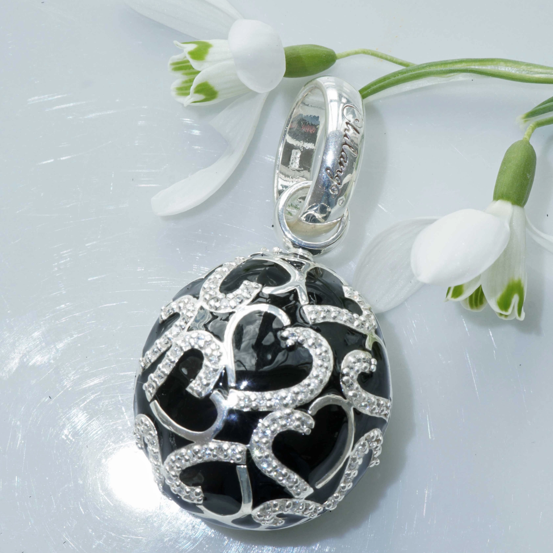 Original Chilango Anhänger im Stil Faberge Emaille Heart Black 925er Silber mit Steinbesatz