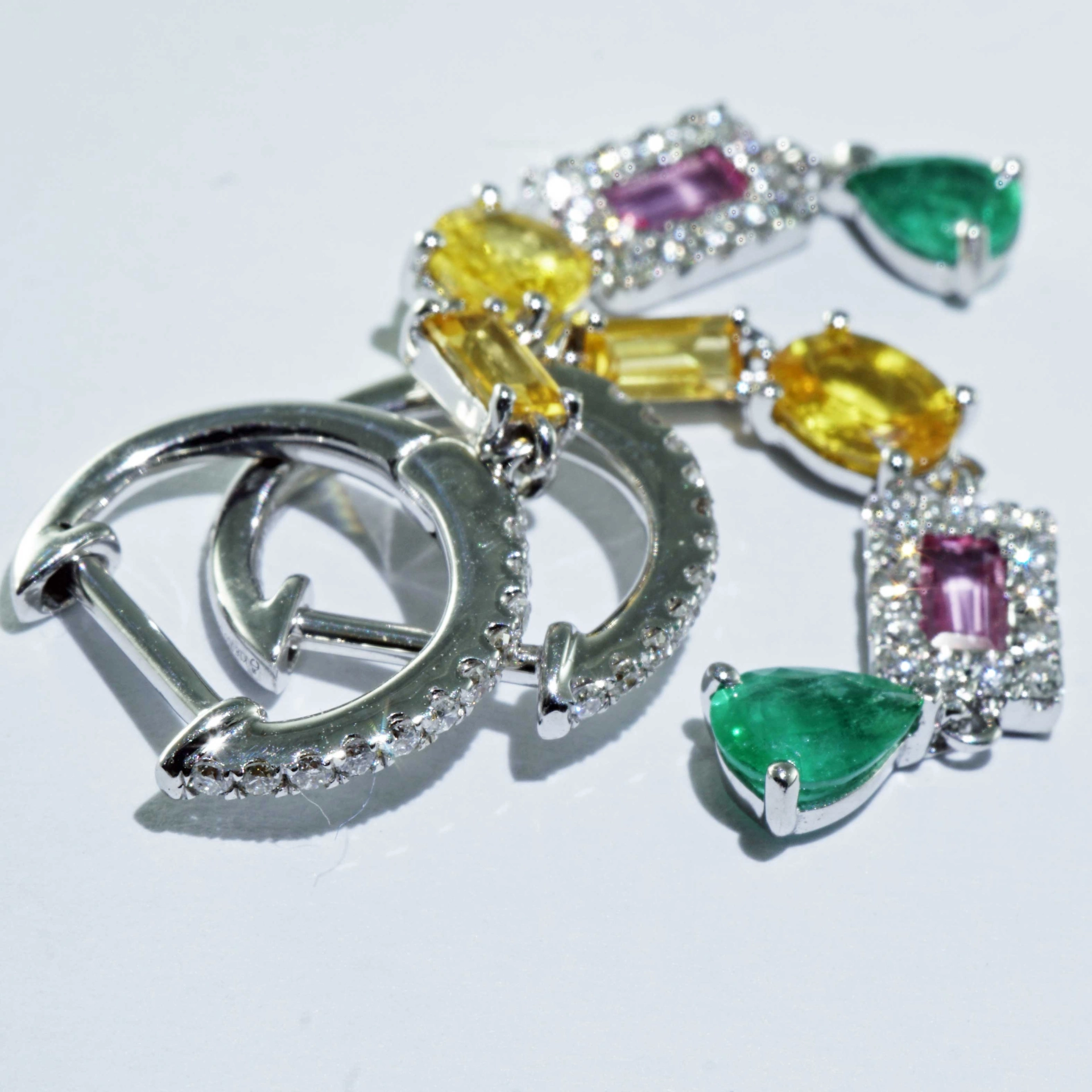 Smaragd Saphir Brillant Ohrhänger 750er Weissgold 0.50 ct 1.20 ct 0.26 ct....Confetti Style...bunt