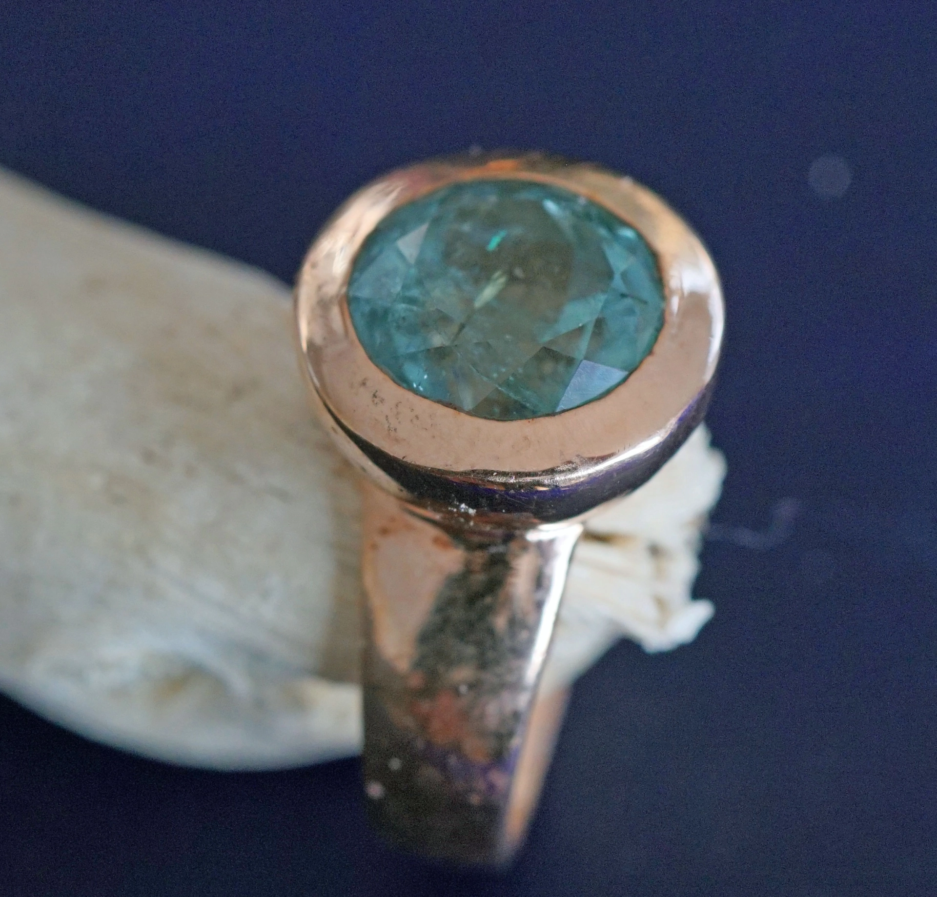 AQUAMARIN Ring Silber rosevergoldet 13 mm Durchmesser Handarbeit Navette tolle intensive Farbqualitä
