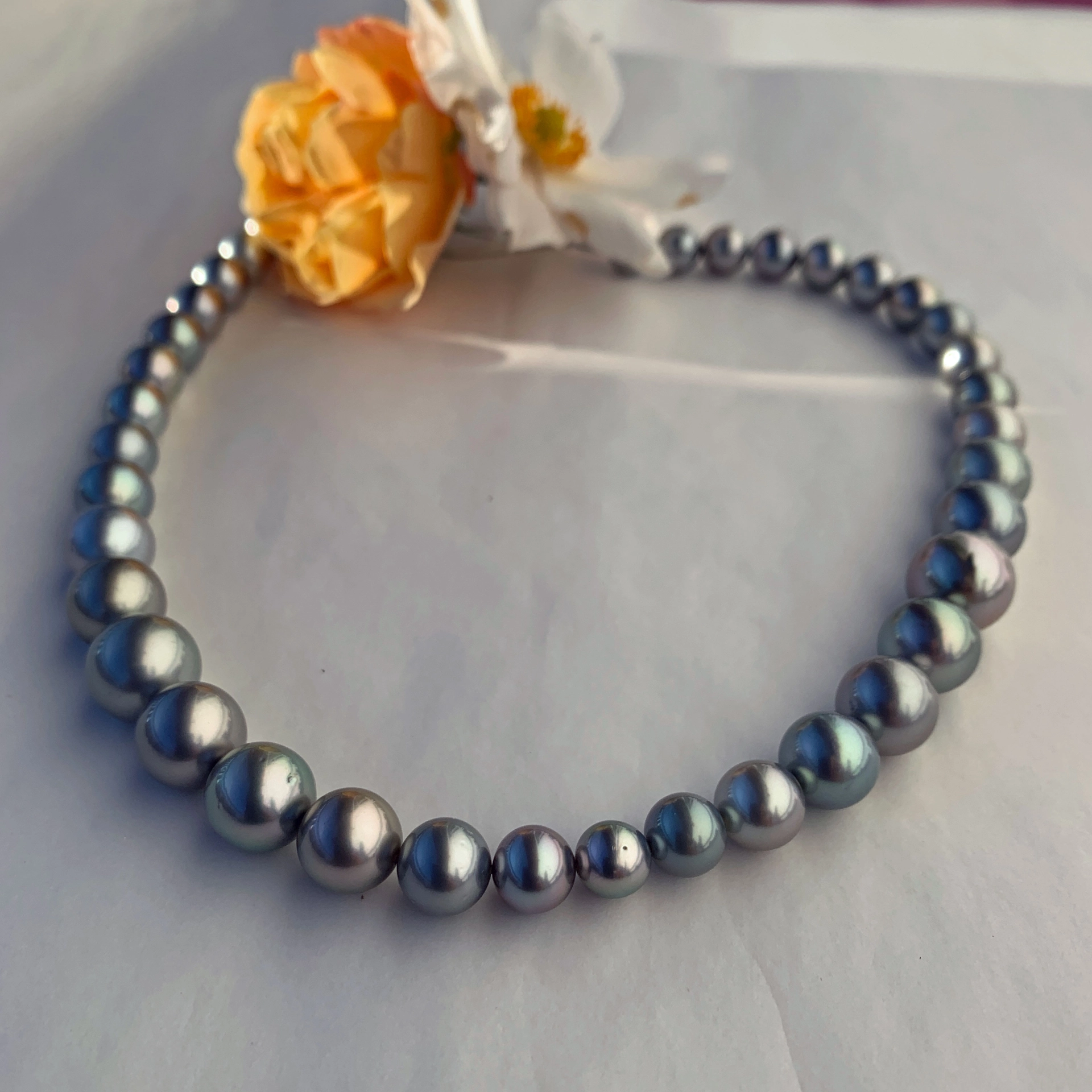 Tahiti Zuchtperl Collier grau-antrazit WAVE  8-13,4 mm AAA+-AAA 46 cm lang asymmetrisch
