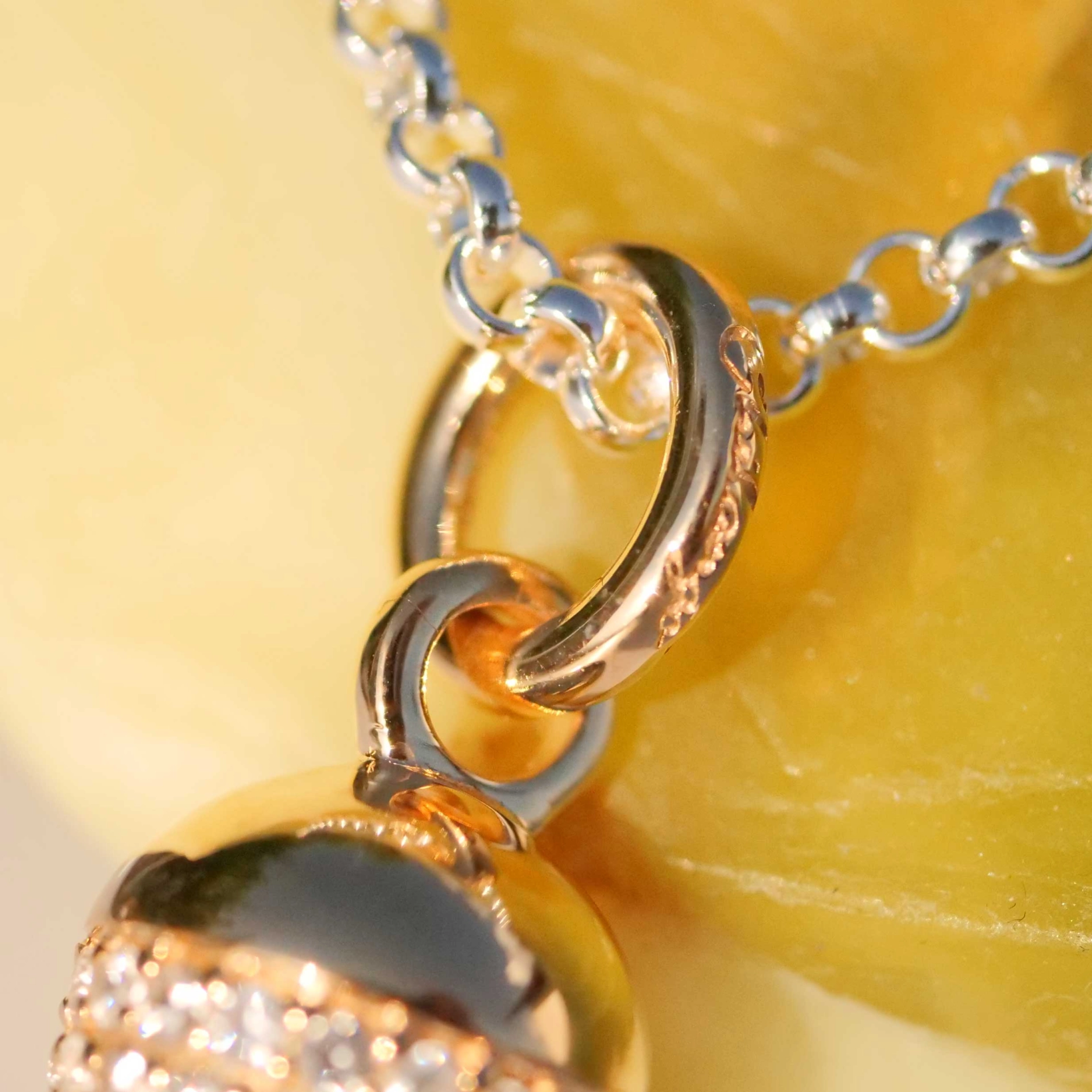 Chilango Anhänger Eichel White Topaz 925er Silber 18kt Gelbgoldplated Glitzer pur