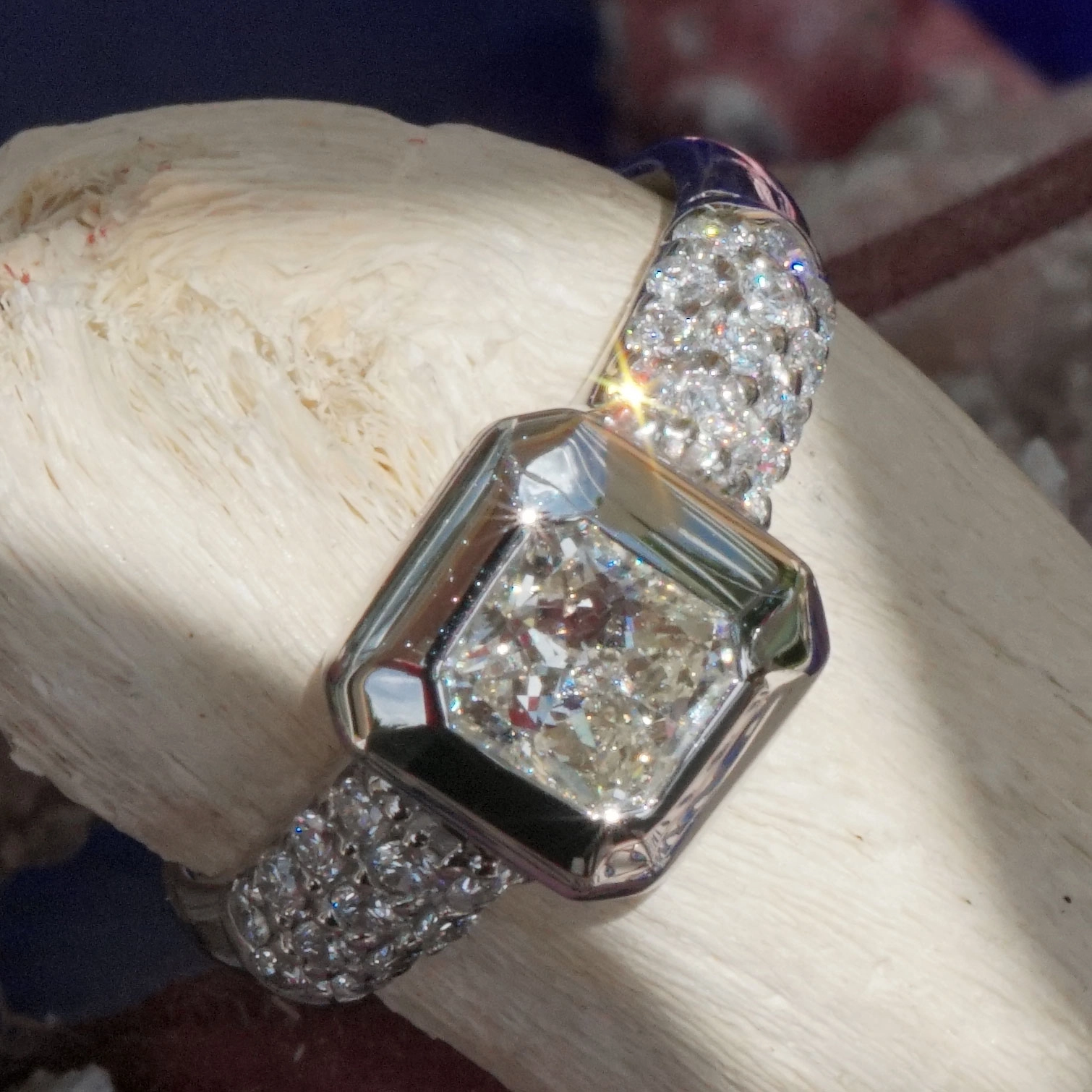 Prinzess Diamant Ring 0.713 ct 0.28 ct W-CR / SI-P1 900er Platin Brillanz Top